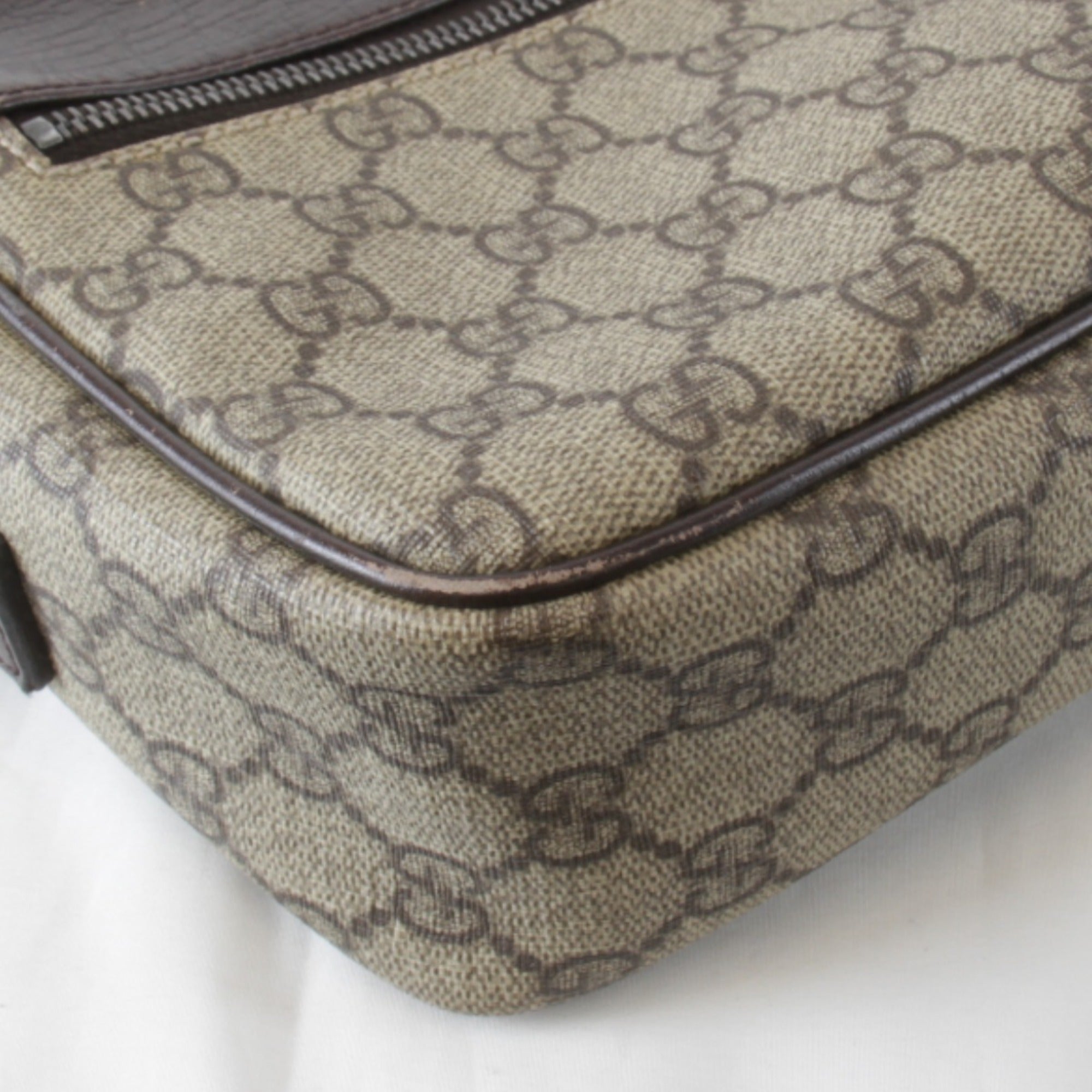 Gucci Beige Gg Supreme Shoulder Bag (Pre-Owned)