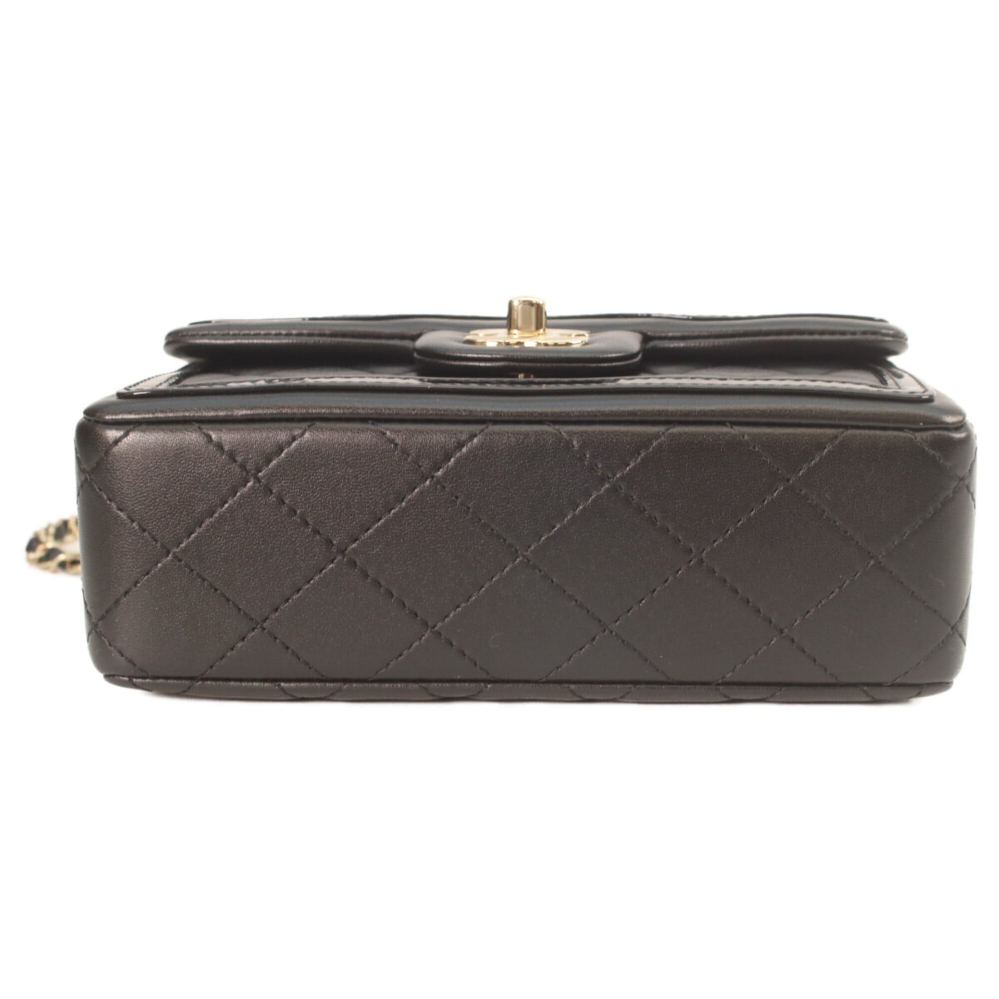 Chanel Black Leather Shoulder Bag (Pre-Owned)
