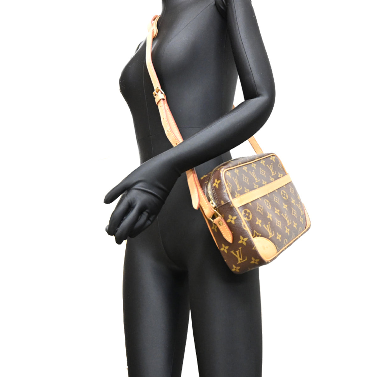 Louis Vuitton Brown Monogram Shoulder Bag (Pre-Owned)