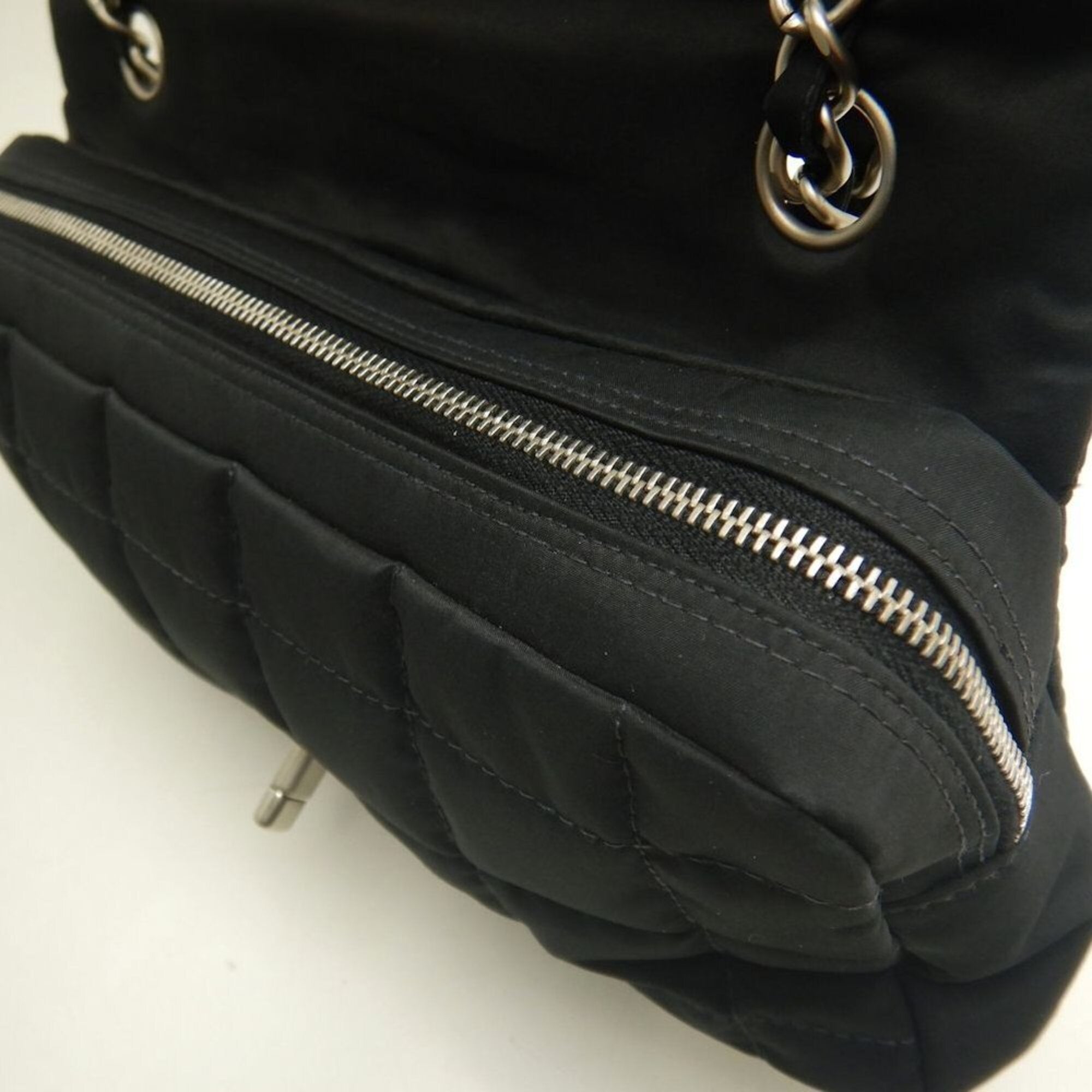 Chanel Chocolate Bar Black Nylon Canvas Shoulder Bag (Pre-Owned)