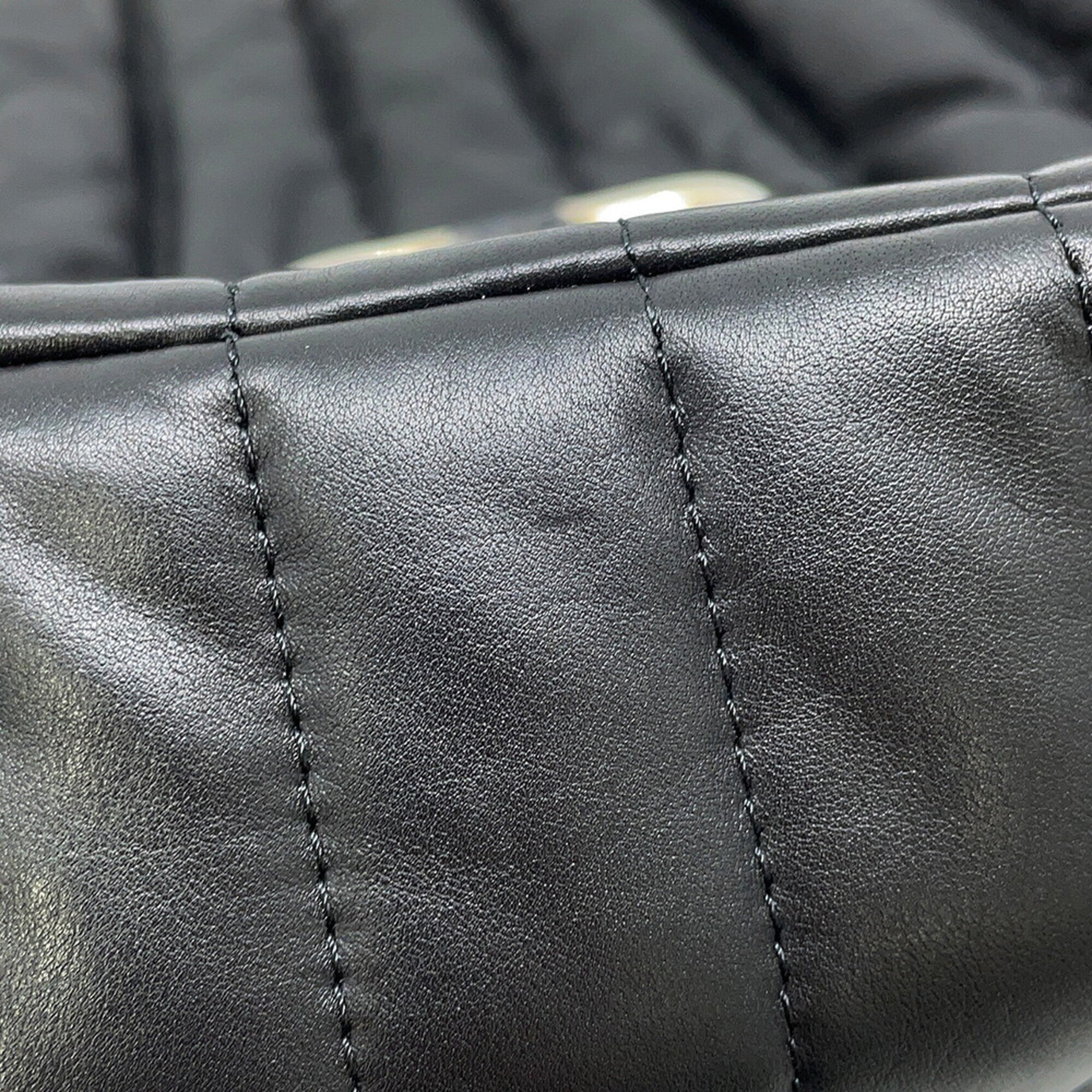 Balenciaga Black Leather Handbag Shoulder Bag (Pre-Owned)