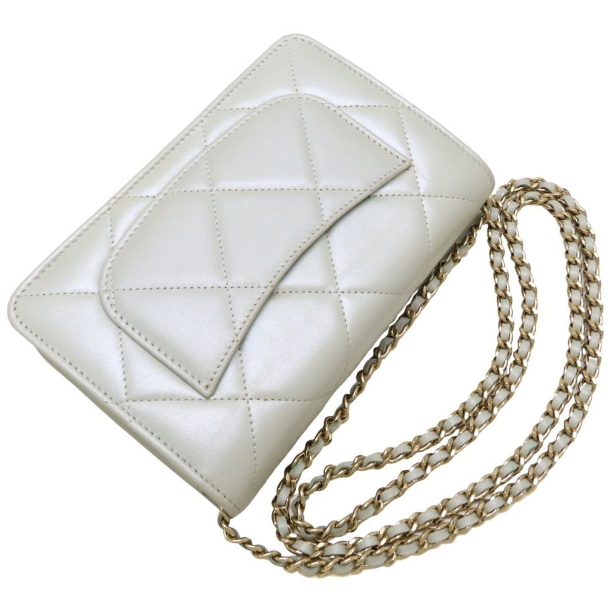 Chanel Light Gray Shoulder Bag (Pre-Owned)