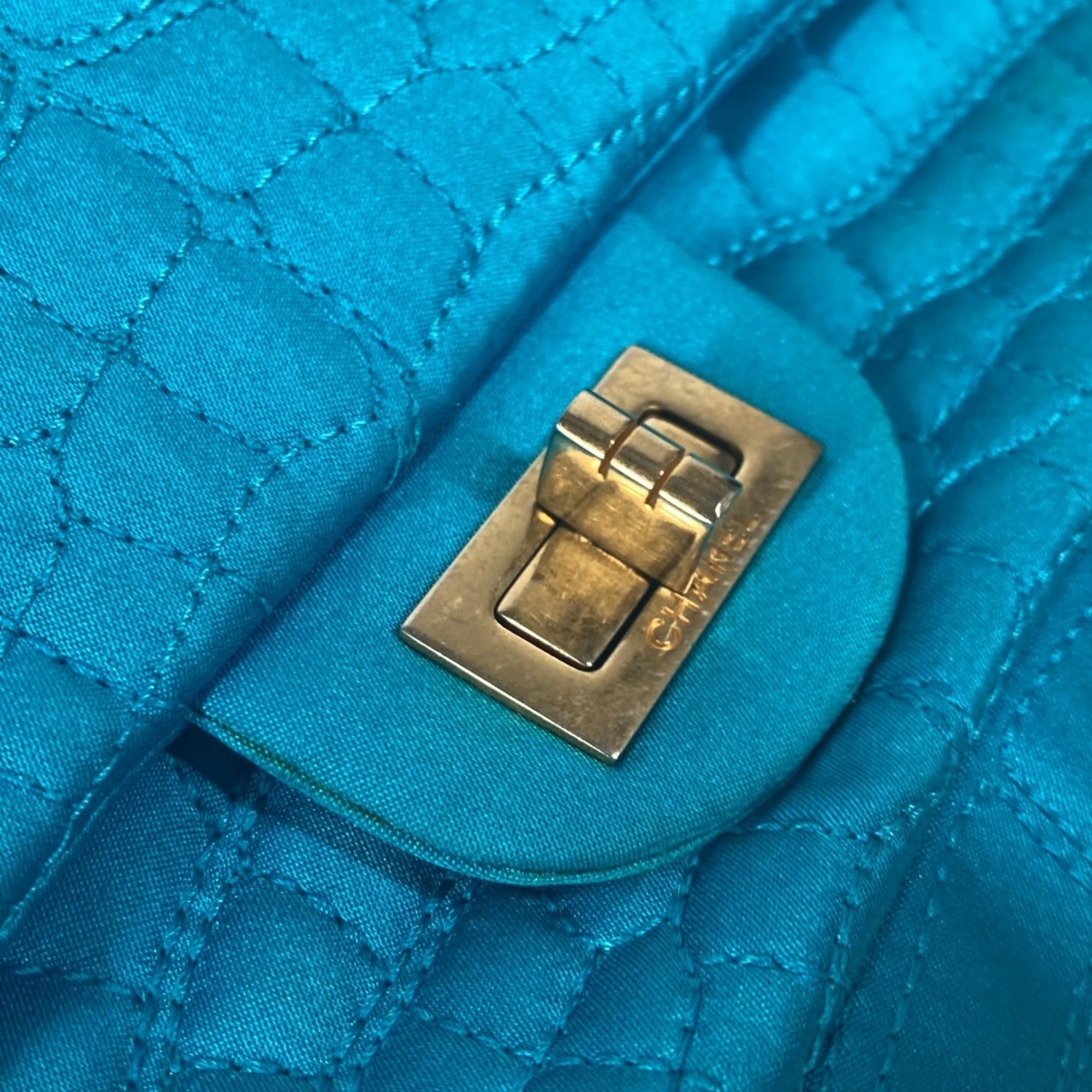 Chanel Blue Nylon Shoulder Bag (Pre-Owned)