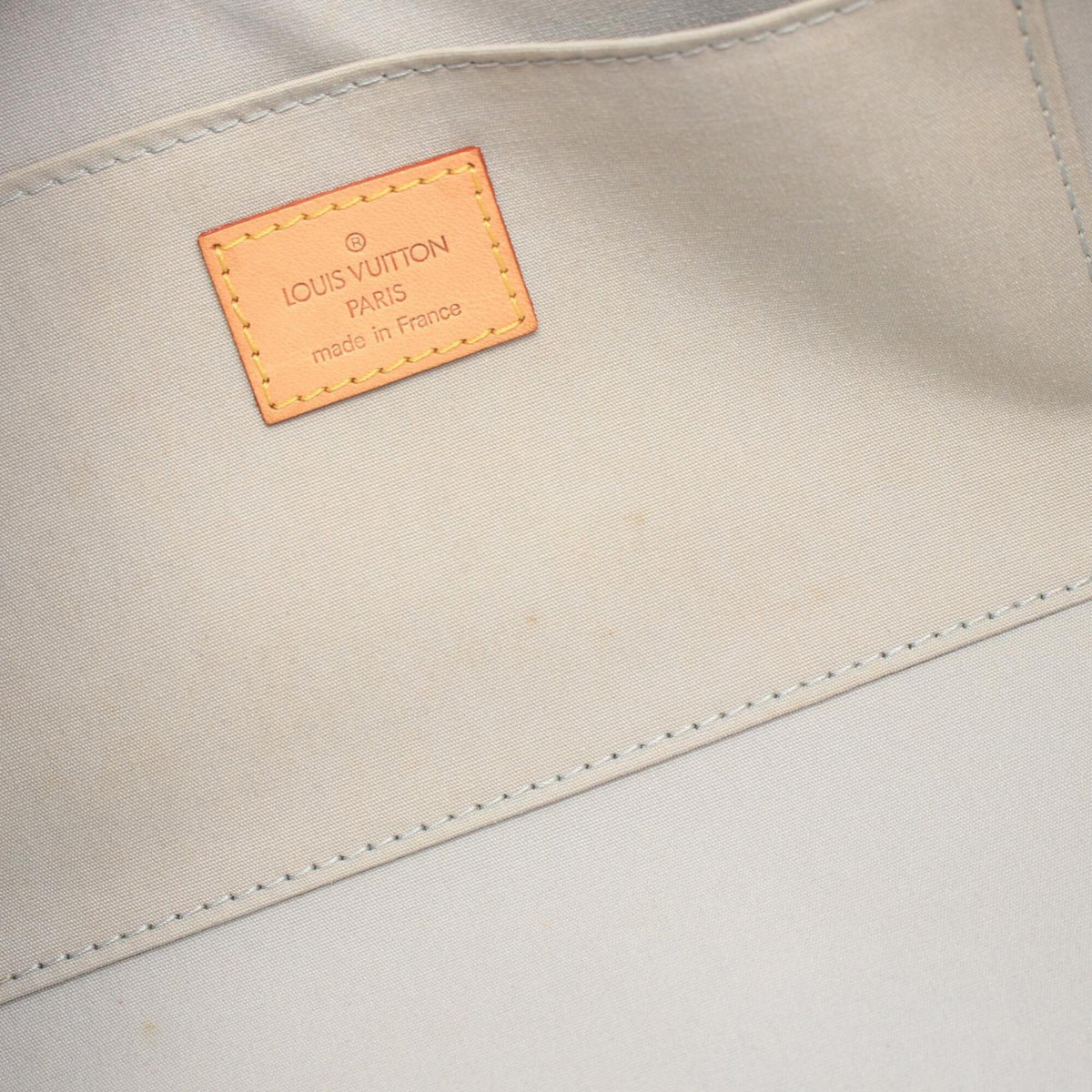 Louis Vuitton Pearl White Leather Vernis Handbag (Pre-Owned)