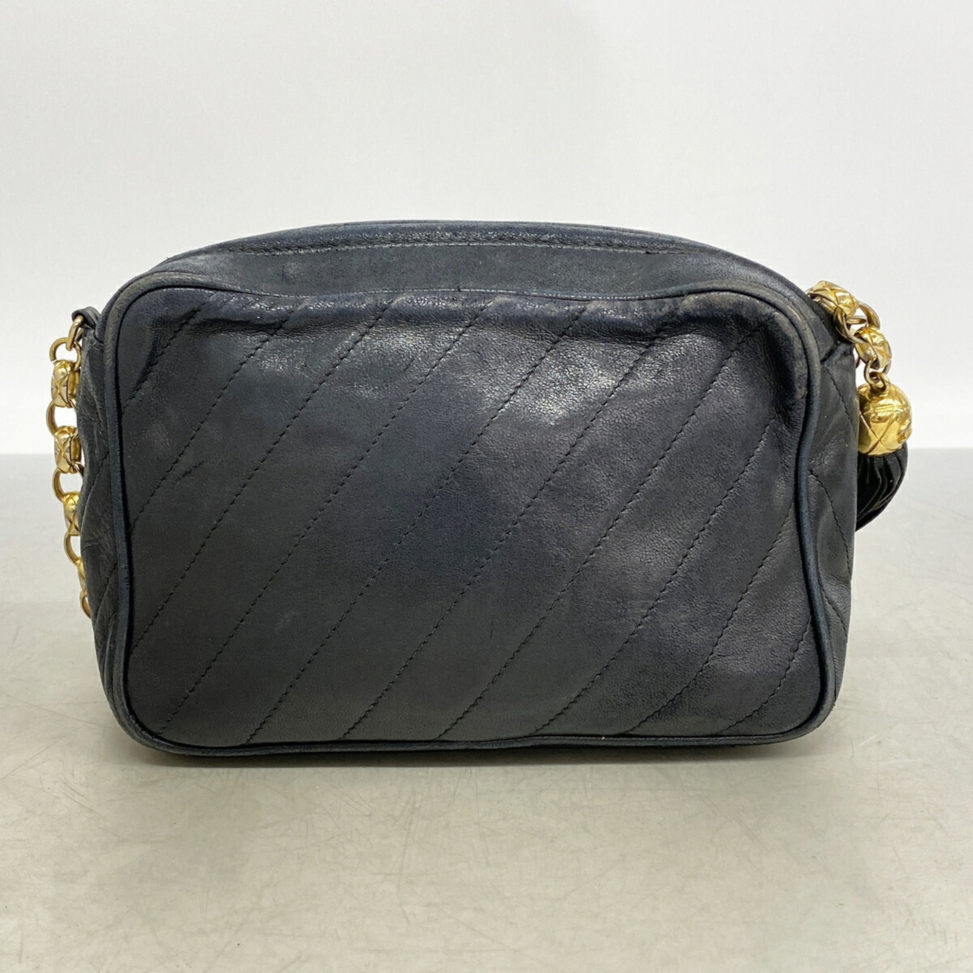 Chanel Black Leather Shoulder Bag (Pre-Owned)