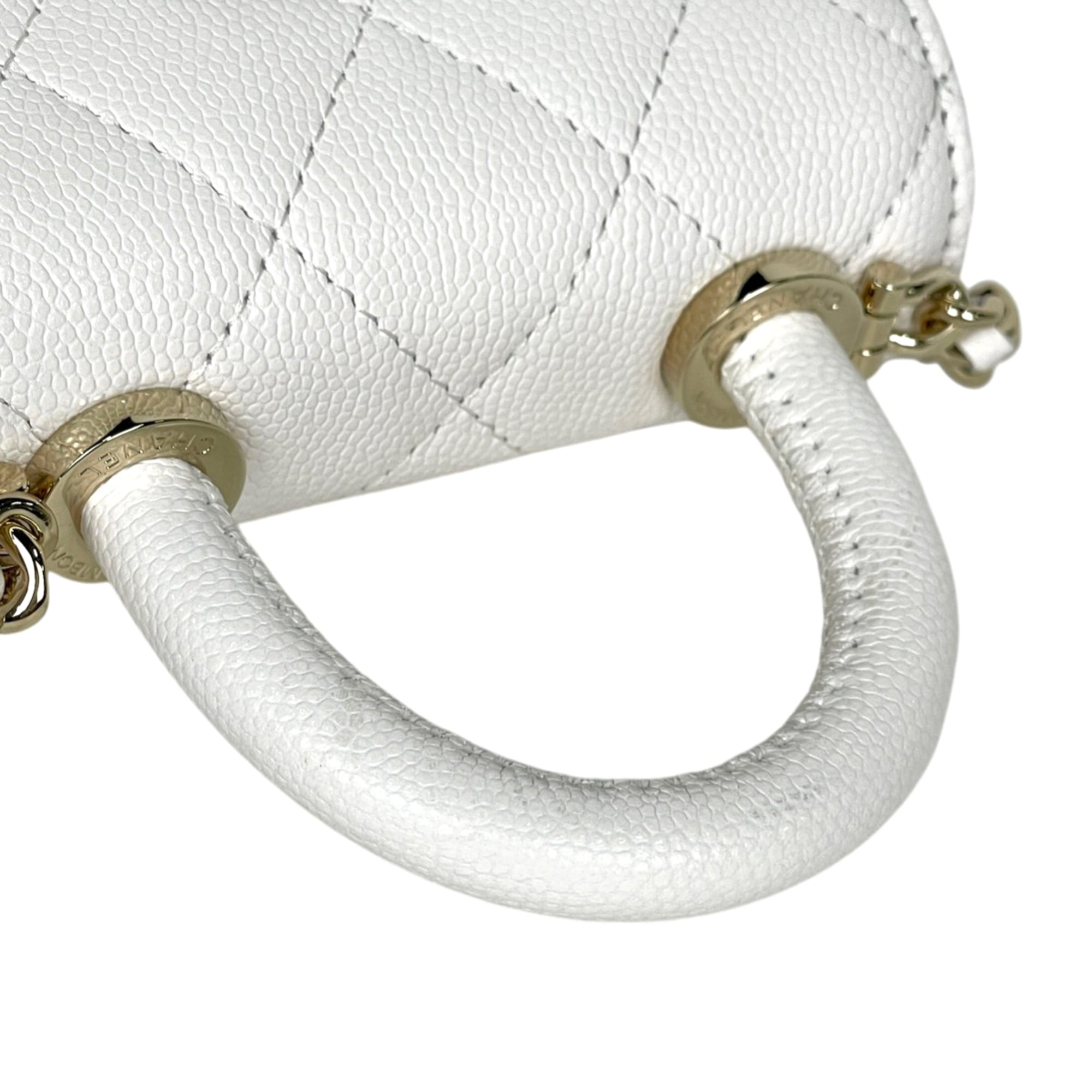 Chanel White Leather Handbag Shoulder Bag (Pre-Owned)