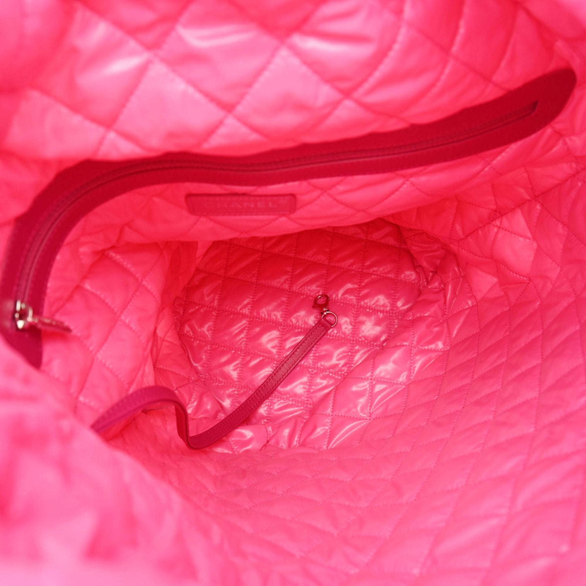 Chanel Pink White Canvas Shoulder Bag (Pre-Owned)