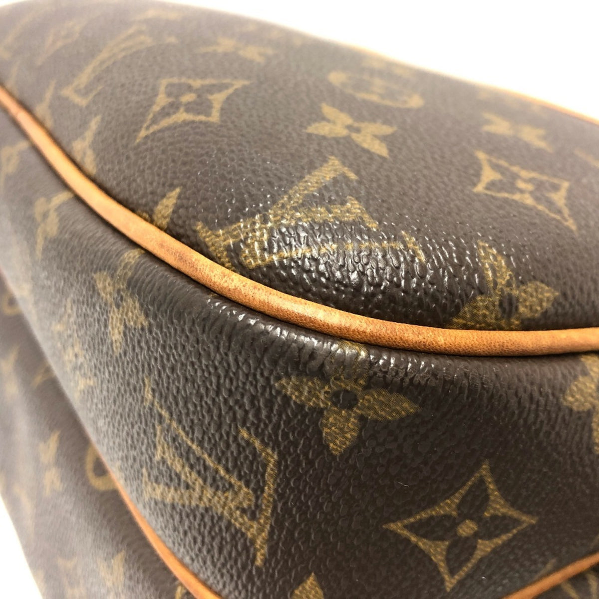 Louis Vuitton Brown Monogram Monogram Shoulder Bag (Pre-Owned)