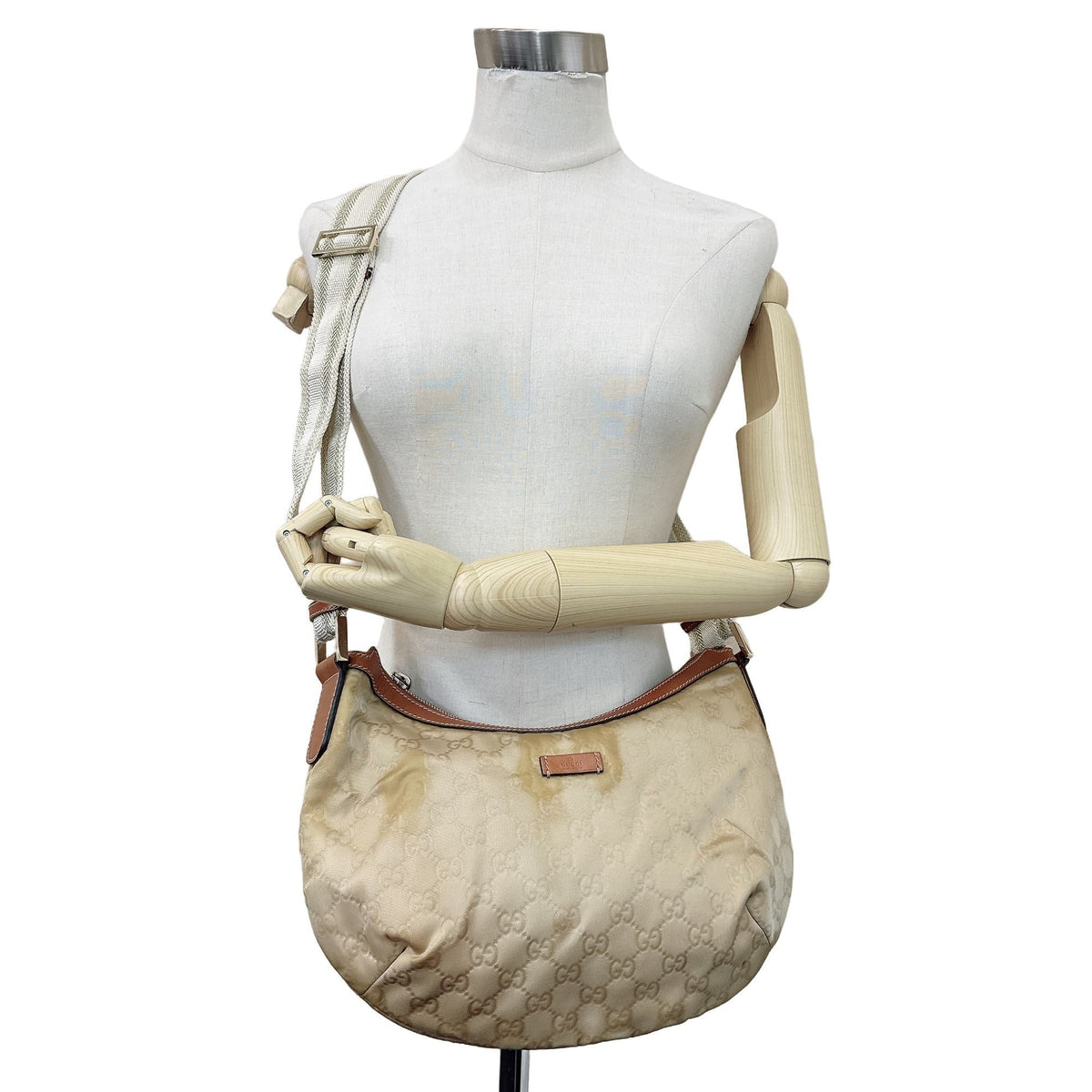 Gucci Beige Nylon Handbag Shoulder Bag (Pre-Owned)