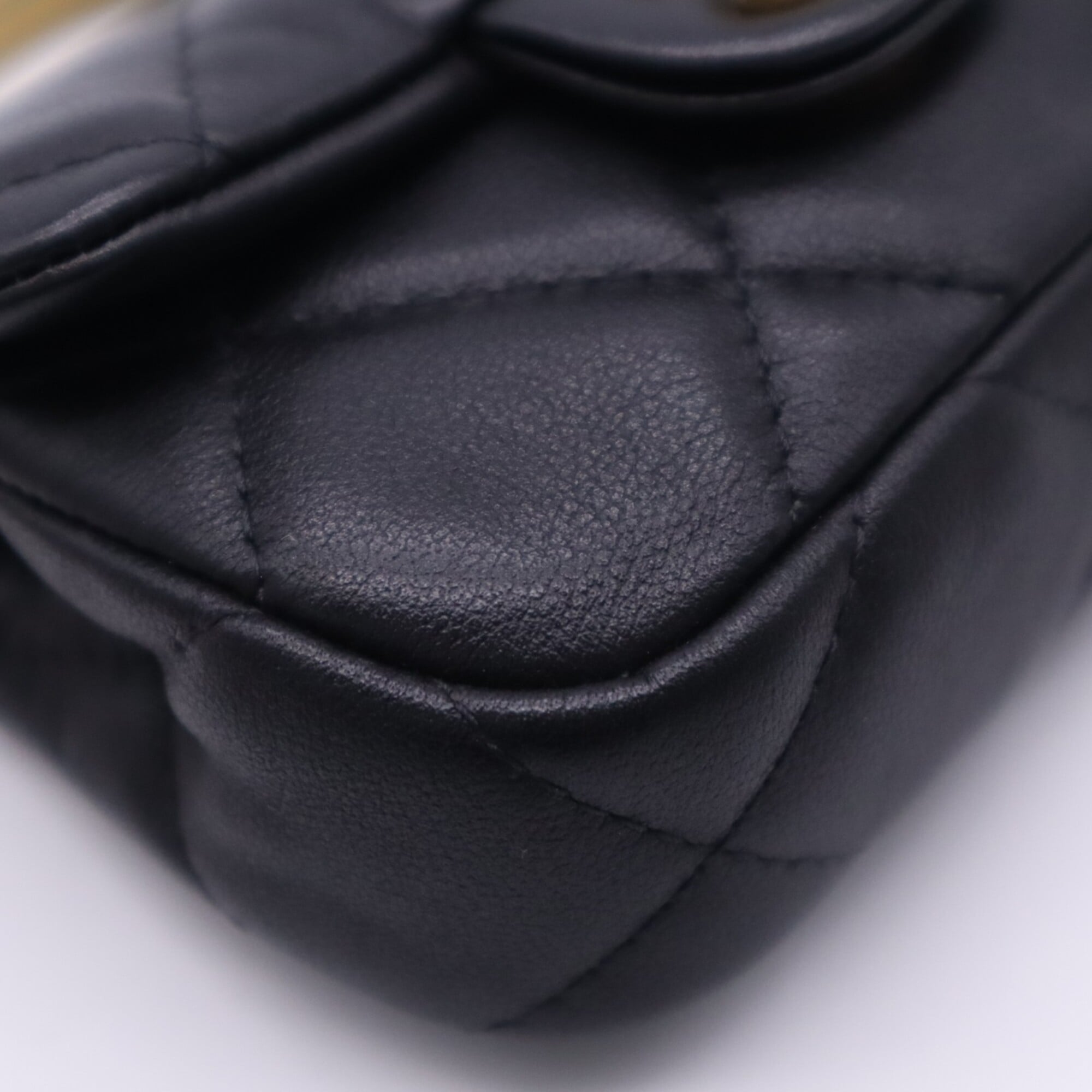Chanel Matelasse Black Leather Chain/Shoulder Wallet (Pre-Owned)