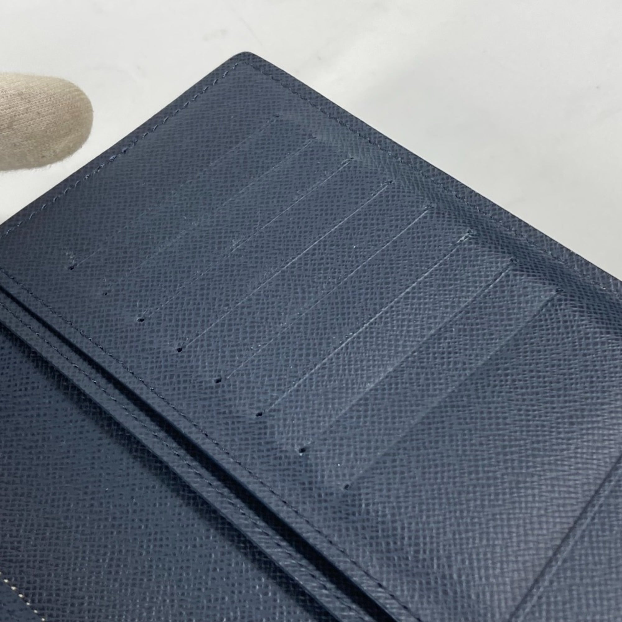 Louis Vuitton Navy Blue Taiga Leather Long Wallet (Bi-Fold) (Pre-Owned)