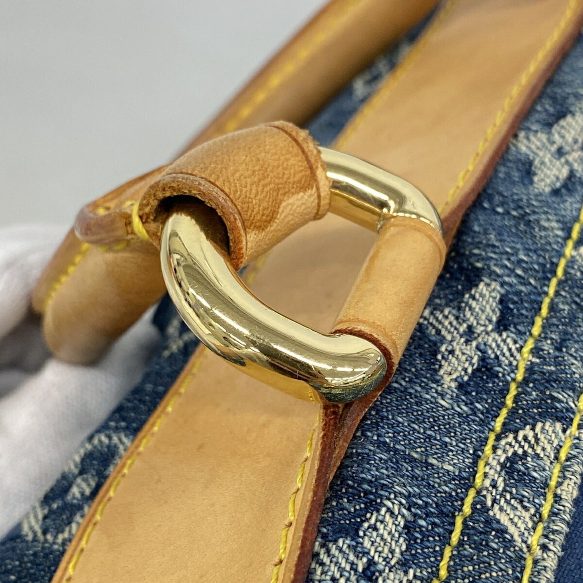 Louis Vuitton Blue Handbag (Pre-Owned)