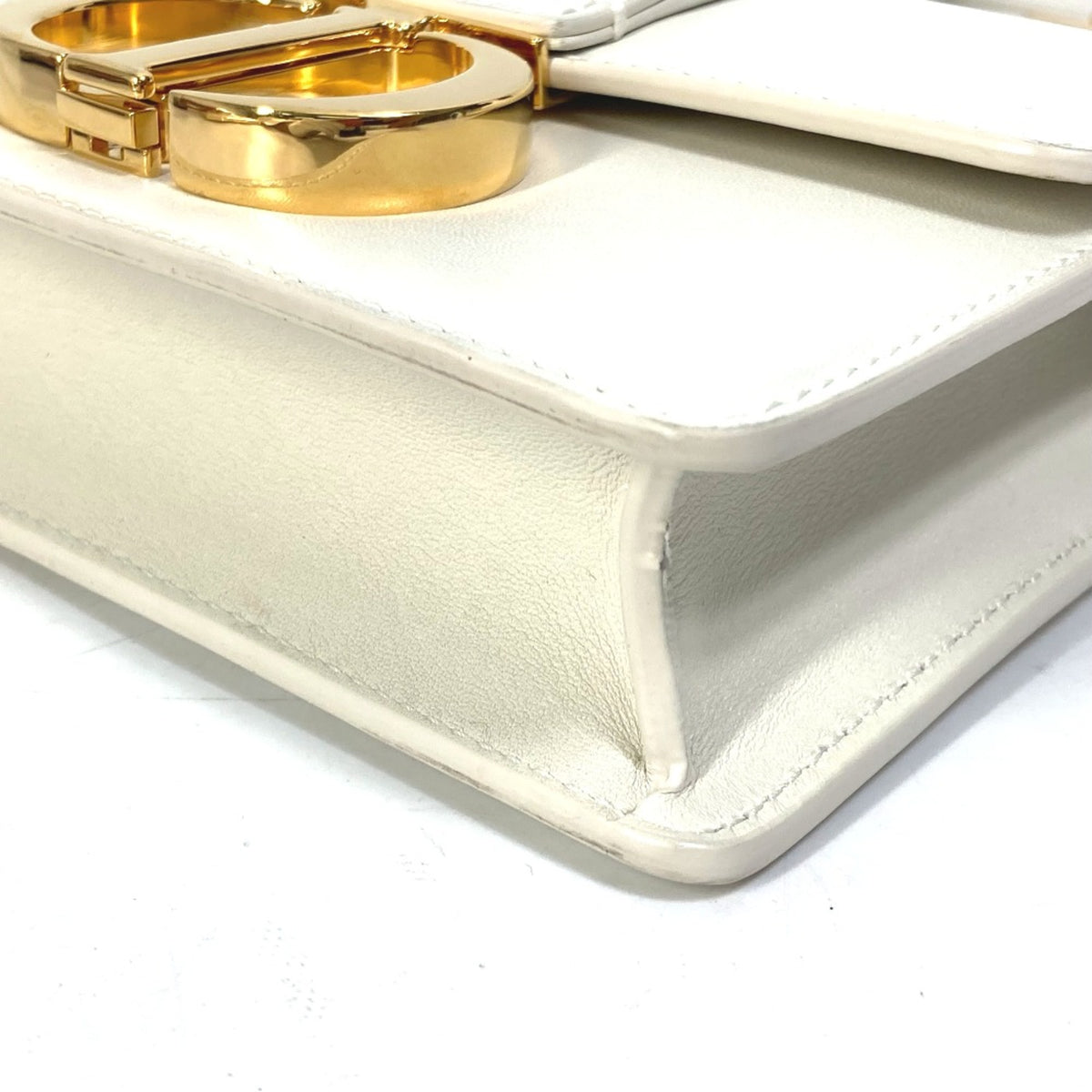 Christian Dior White Leather Shoulder Bag (Pre-Owned)