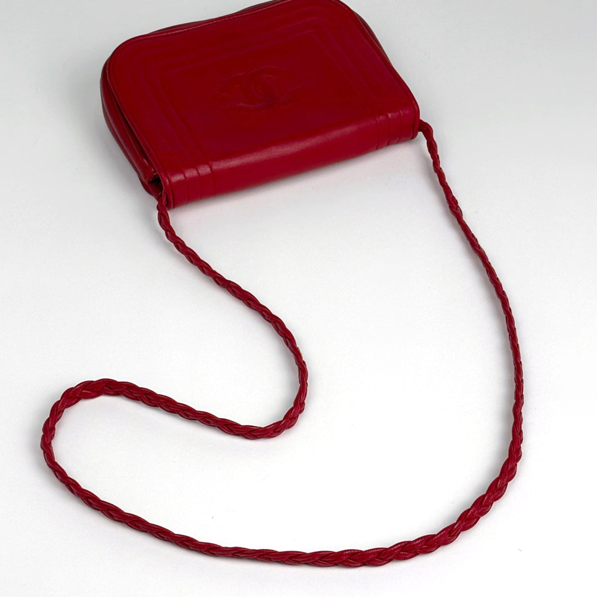 Chanel Red Color Leather Shoulder Bag (Pre-Owned)