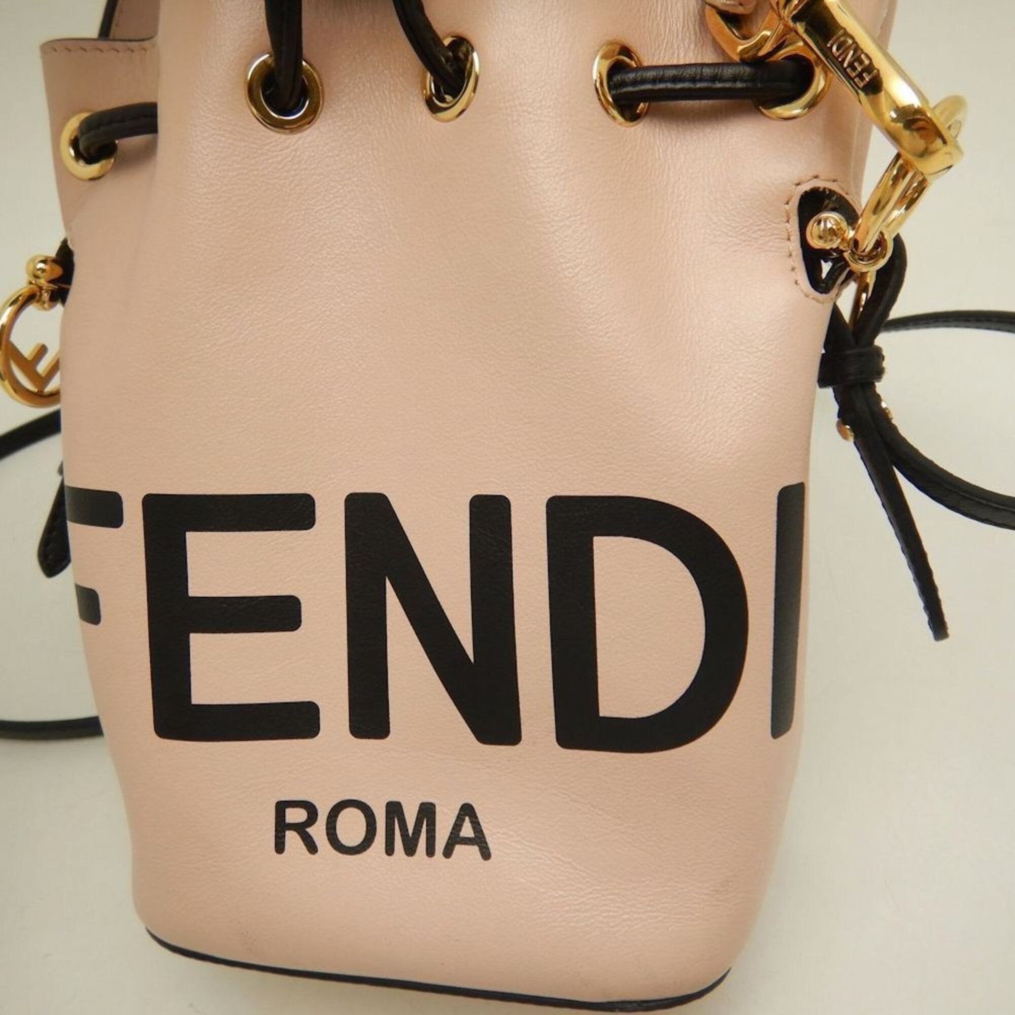 Fendi Black Pink Leather Shoulder Bag (Pre-Owned)