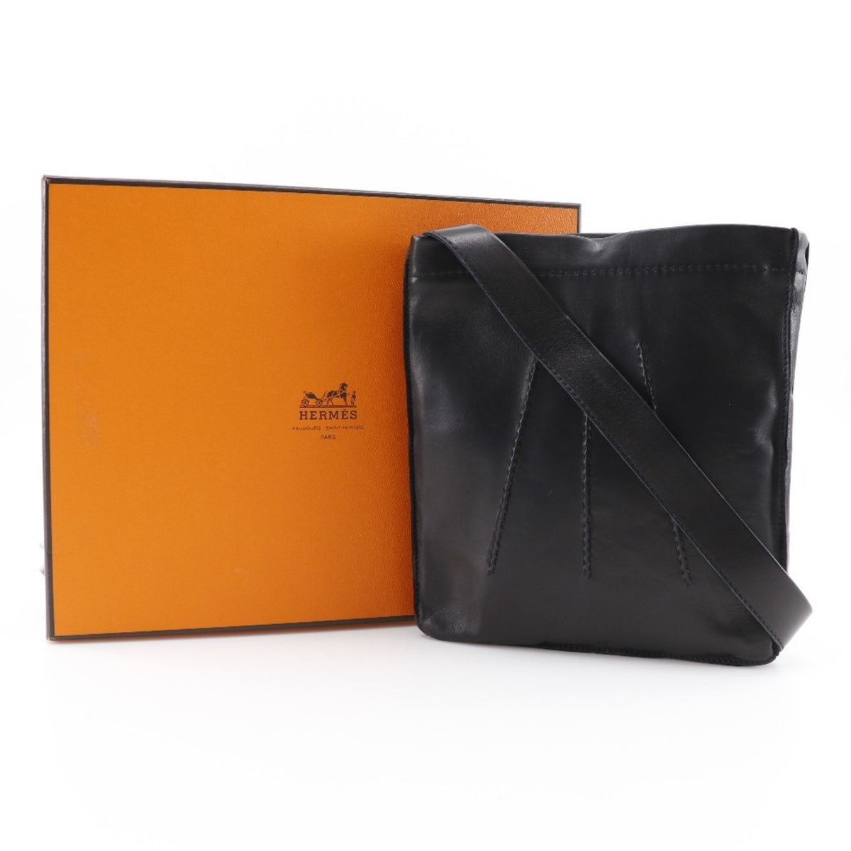 Hermes Black Leather Shoulder Bag (Pre-Owned)