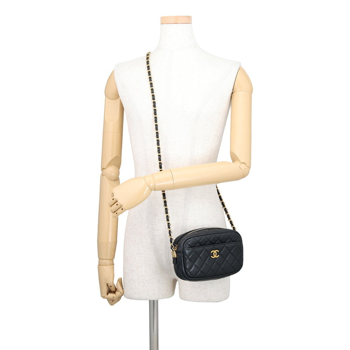 Chanel Black Leather Handbag Pochette Shoulder Bag (Pre-Owned)