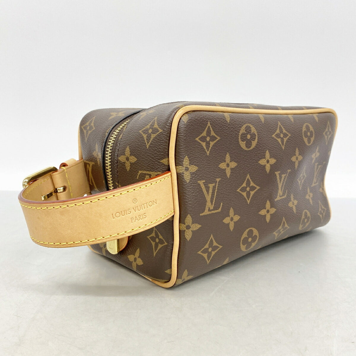 Louis Vuitton Brown Clutch Bag (Pre-Owned)