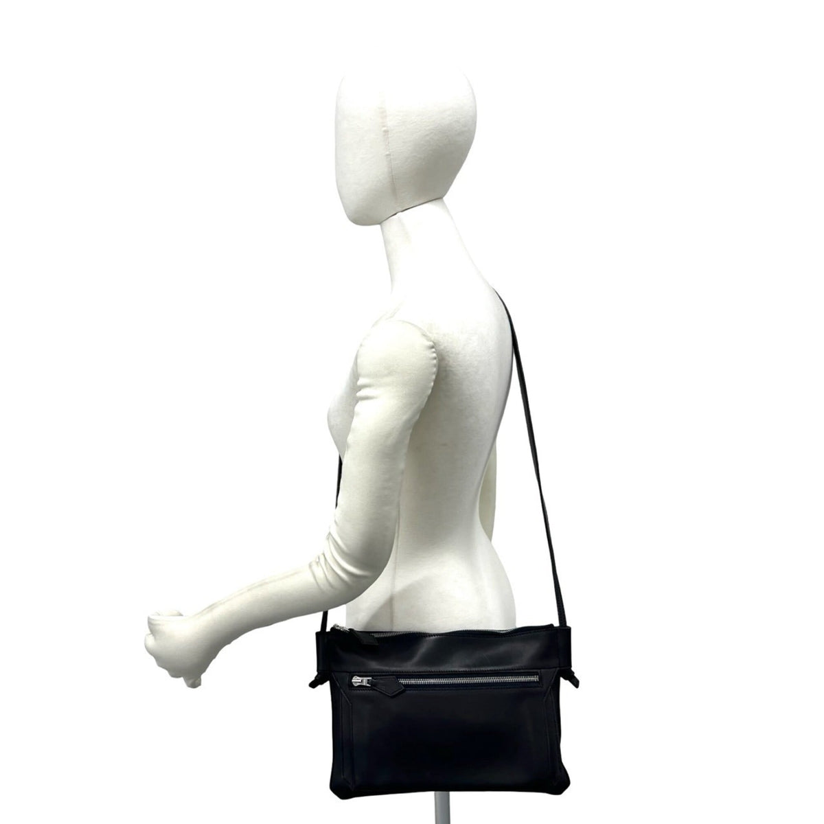 Hermes Black Pochette Shoulder Bag (Pre-Owned)