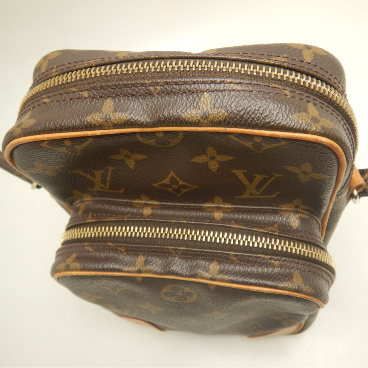 Louis Vuitton Brown Monogram Canvas Shoulder Bag (Pre-Owned)