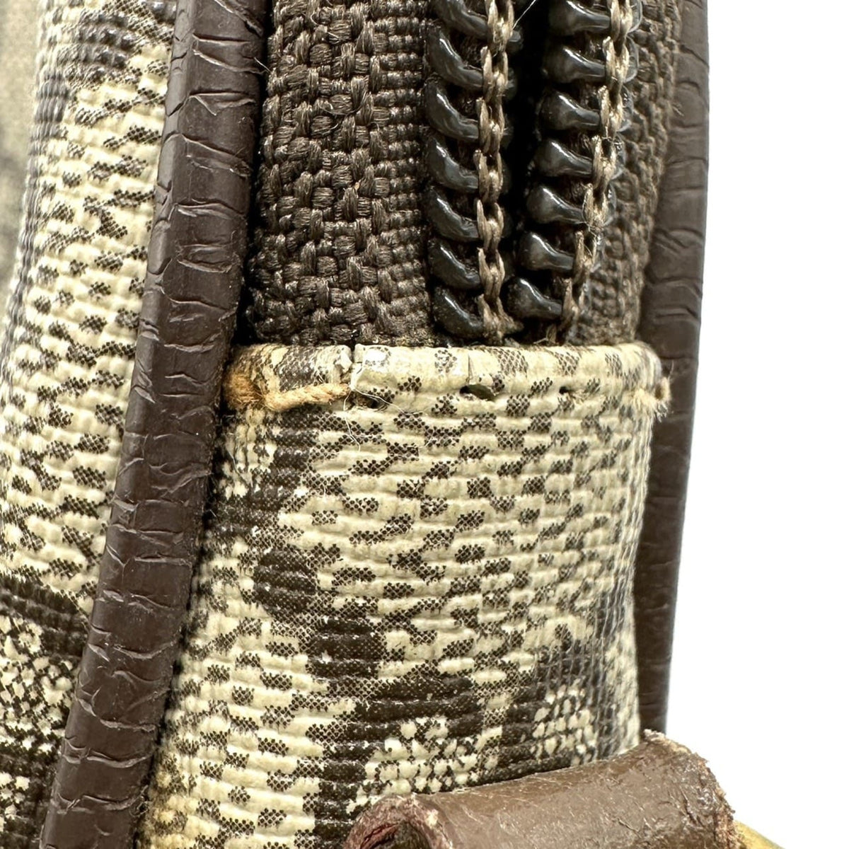 Gucci Brown Gg Supreme Canvas Shoulder Bag (Pre-Owned)