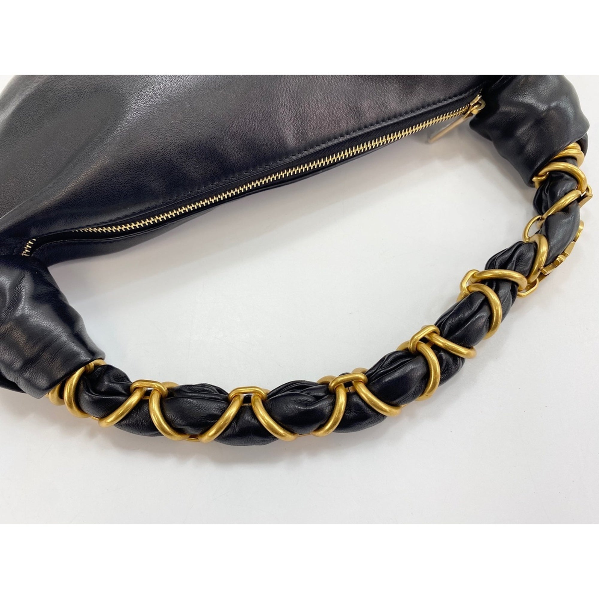 Yves Saint Laurent Black Handbag (Pre-Owned)