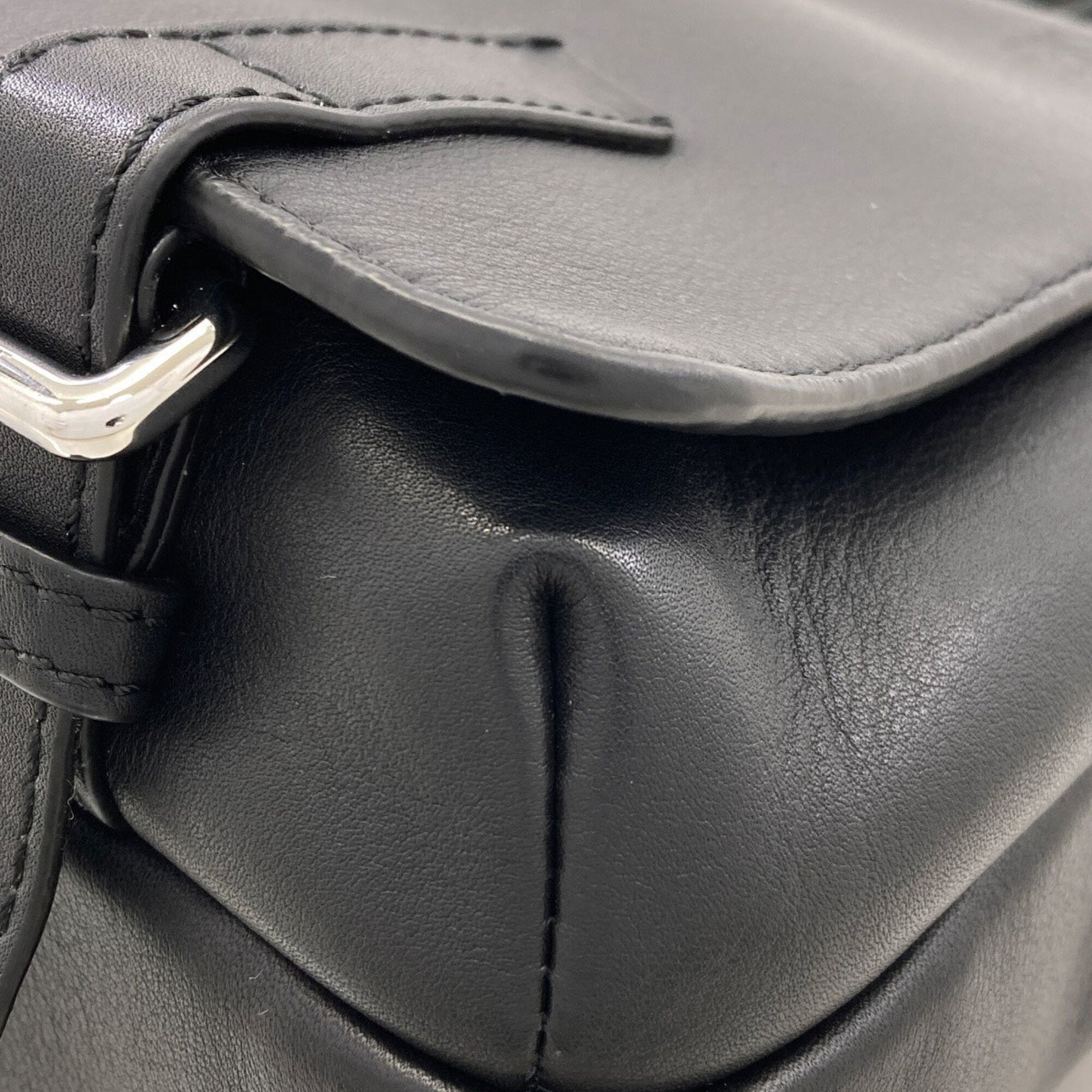 Loewe Black Leather Shoulder Bag (Pre-Owned)