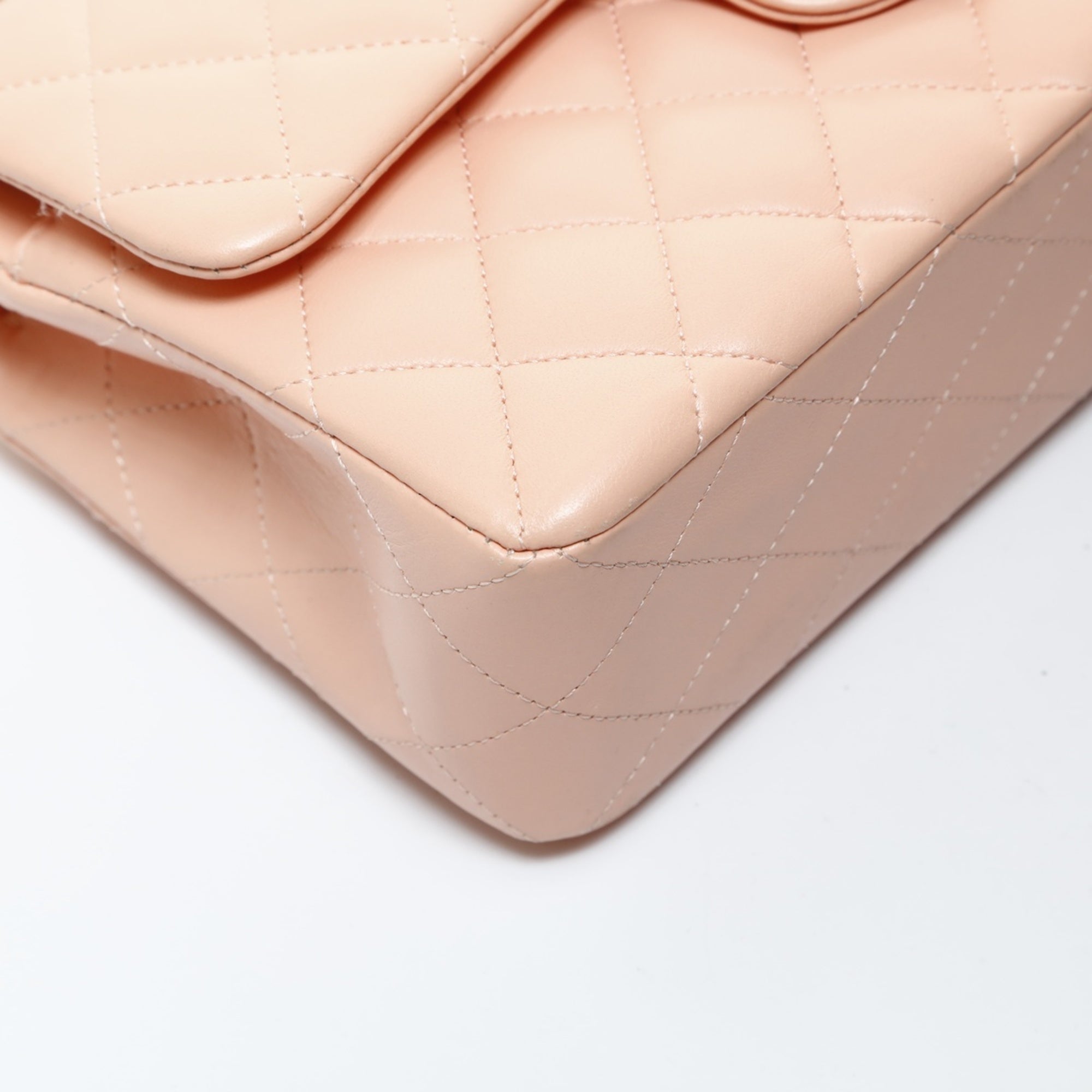 Chanel Pink Shoulder Bag (Pre-Owned)