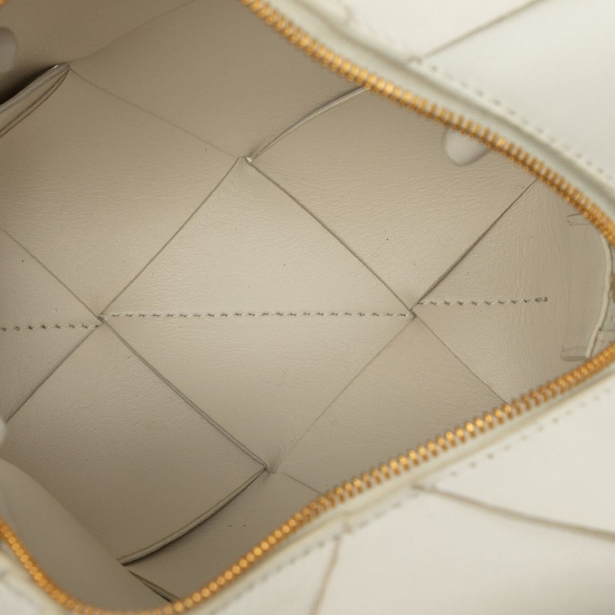 Bottega Veneta White Leather Shoulder Bag (Pre-Owned)