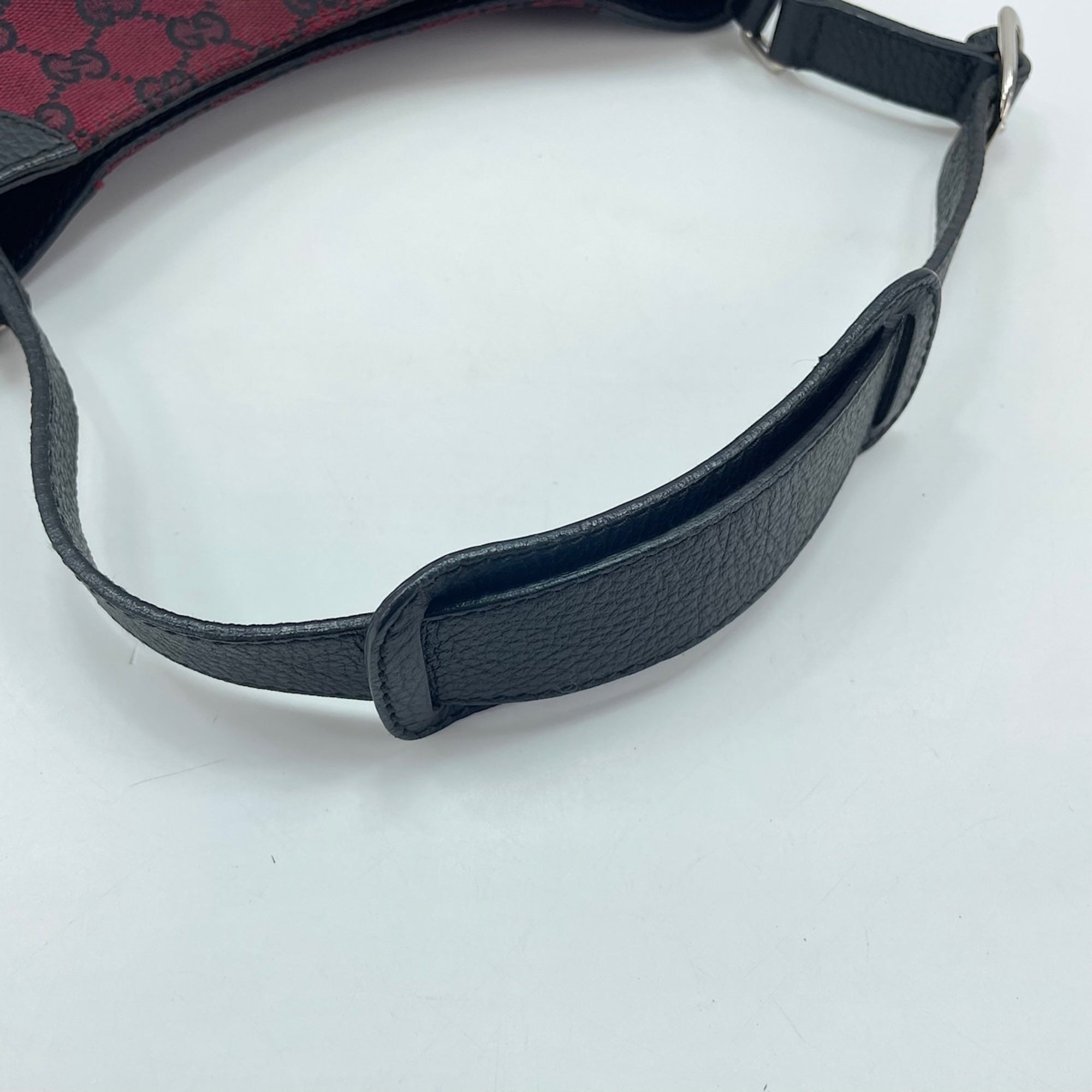 Gucci Red Color Shoulder Bag (Pre-Owned)