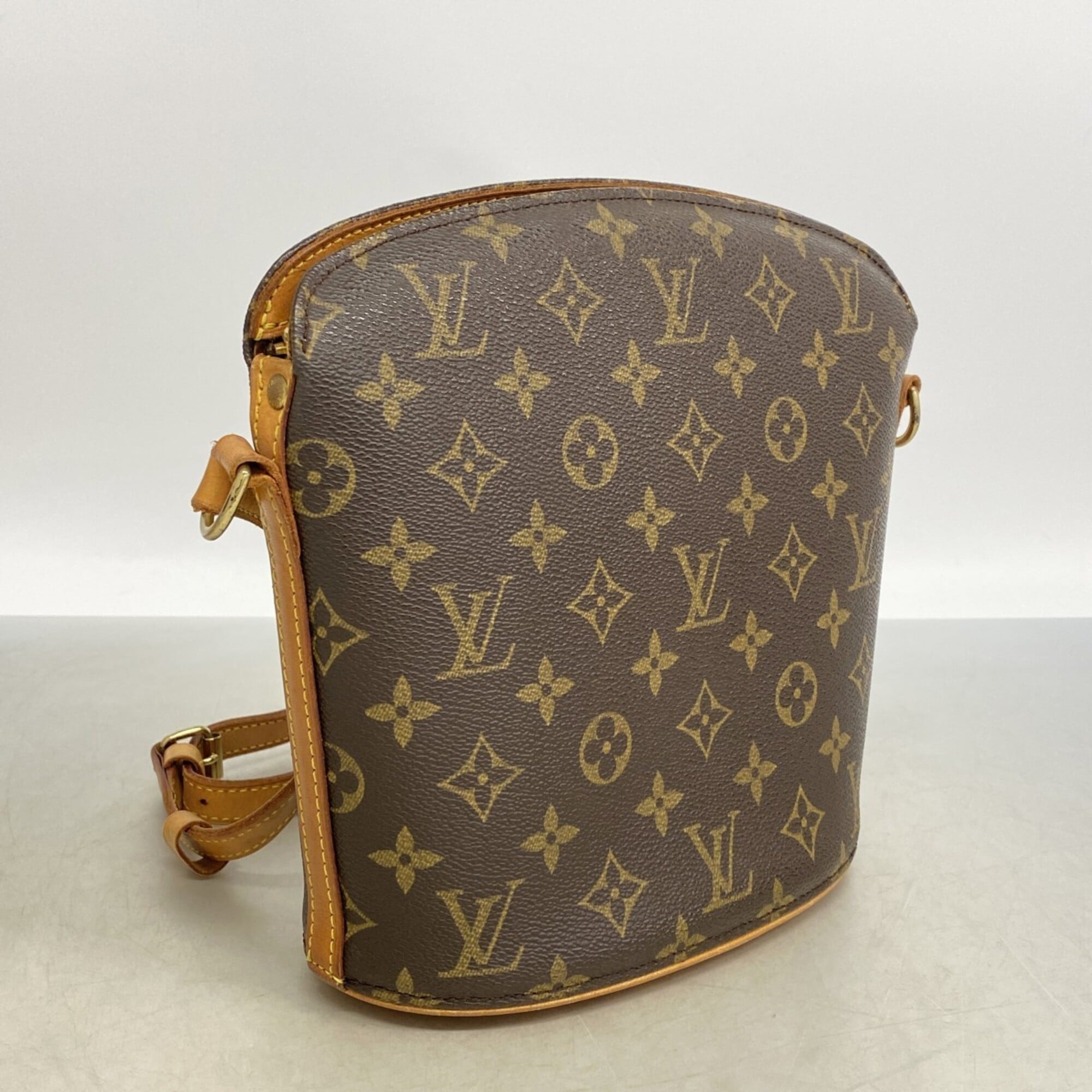 Louis Vuitton Brown Shoulder Bag (Pre-Owned)