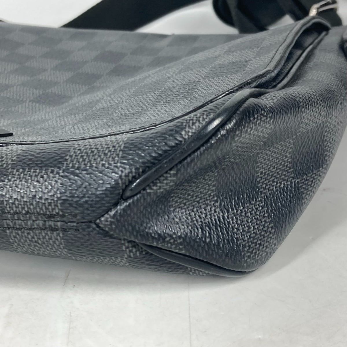 Louis Vuitton Black Damier Graphite Shoulder Bag (Pre-Owned)