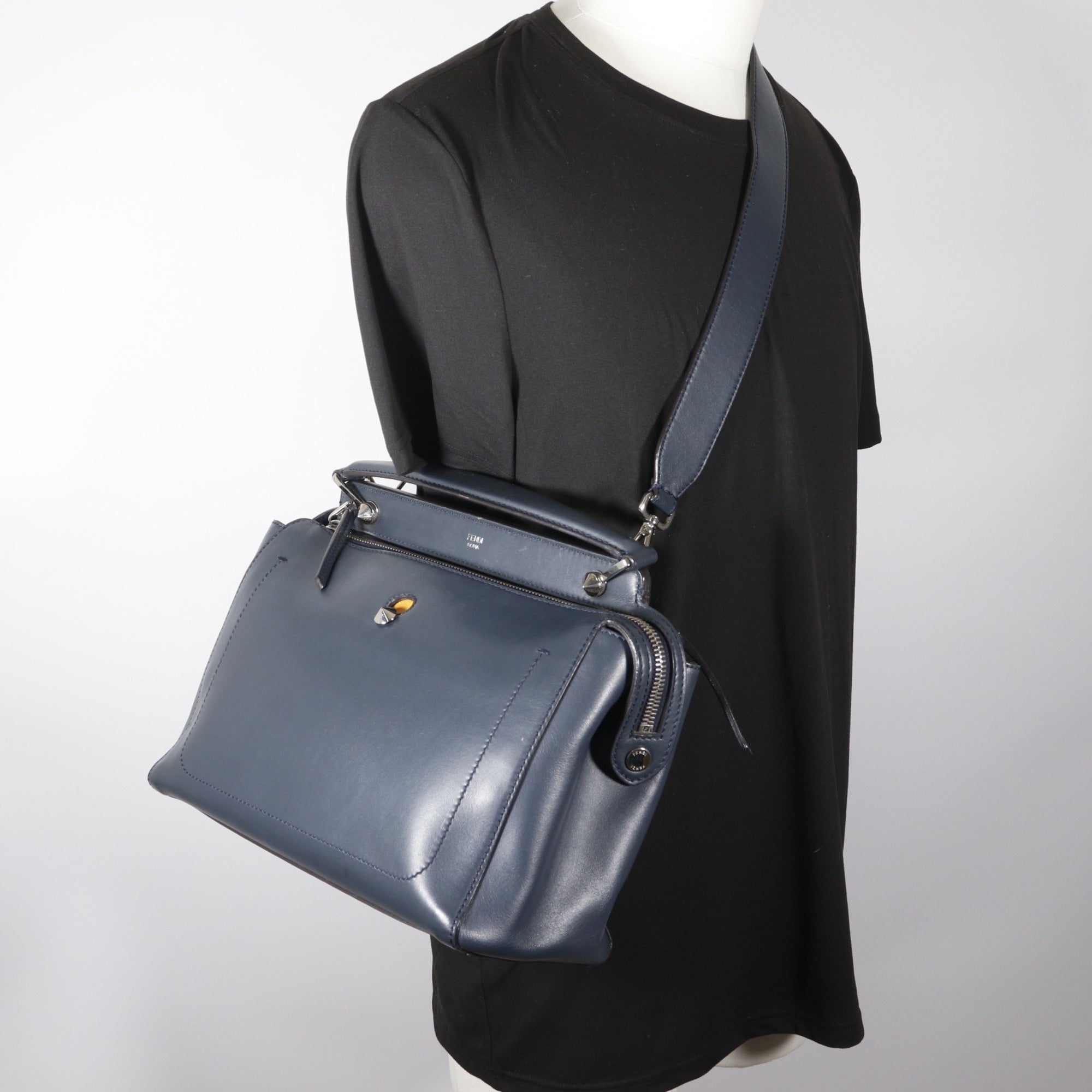 Fendi Navy Leather Handbag (Pre-Owned)