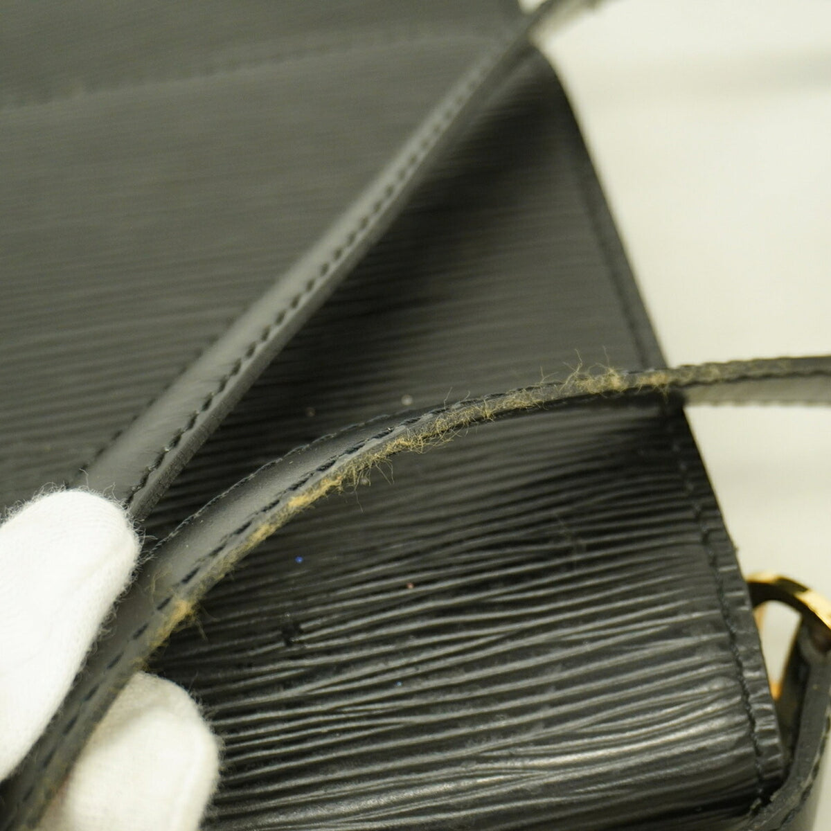 Louis Vuitton Green Noir Shoulder Bag (Pre-Owned)