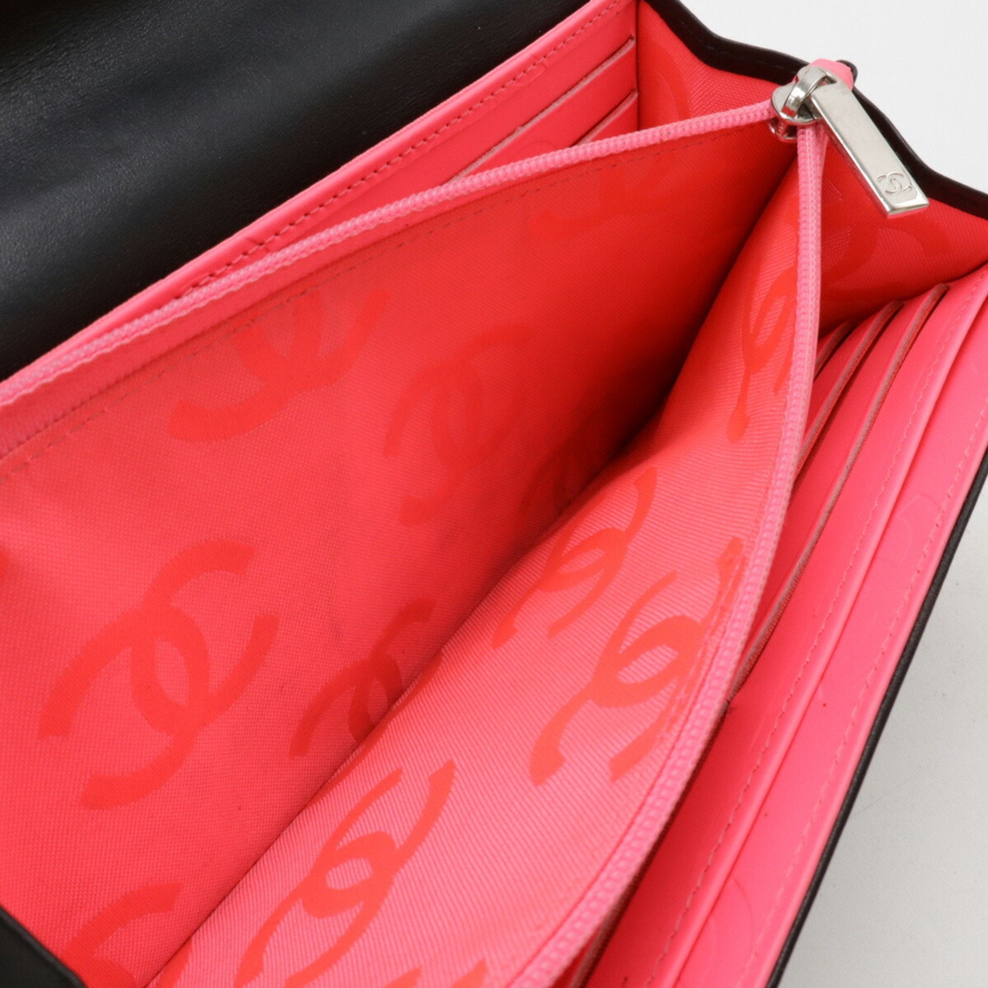 Chanel Black Pink Leather Long Wallet (Bi-Fold) (Pre-Owned)