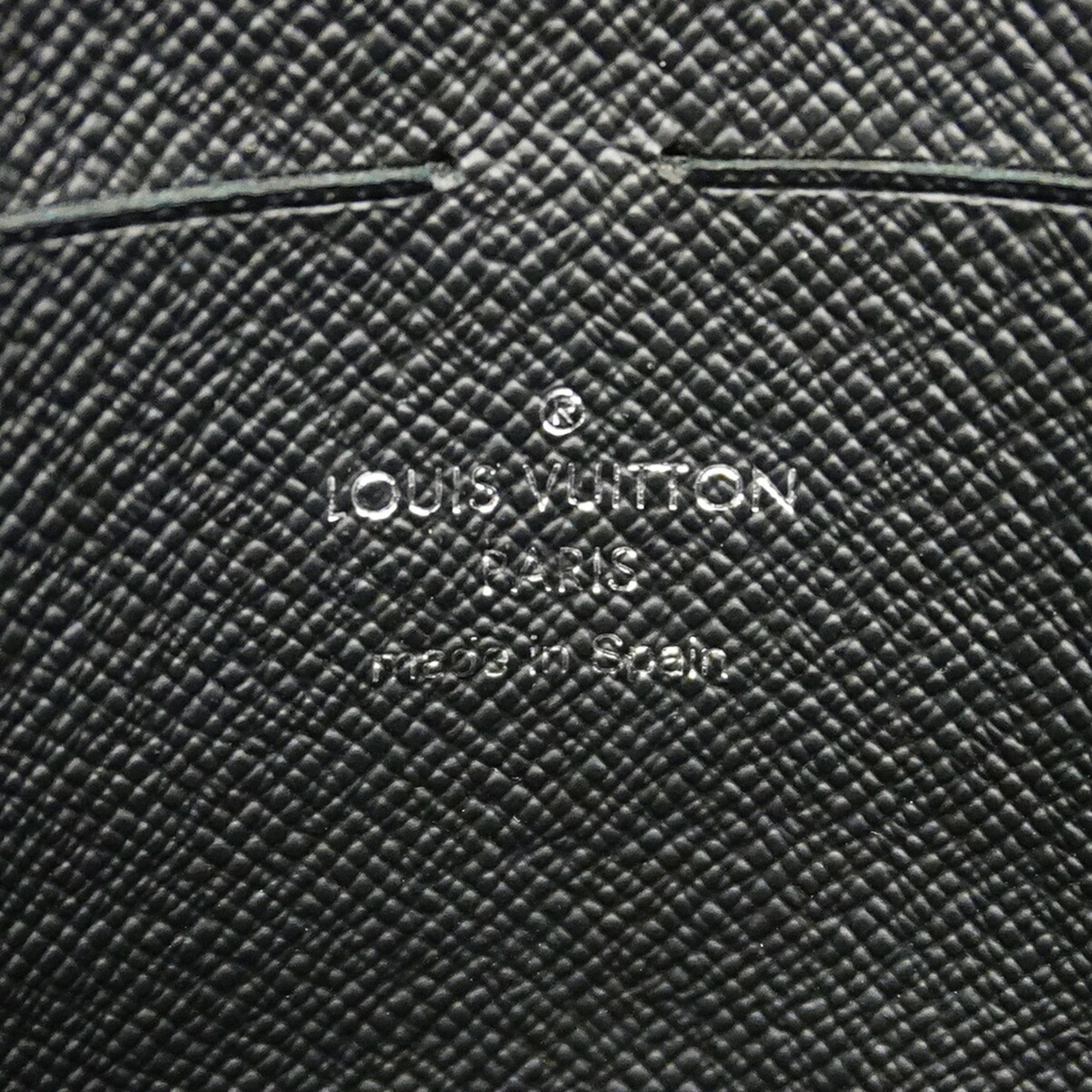 Louis Vuitton Black Clutch Bag (Pre-Owned)