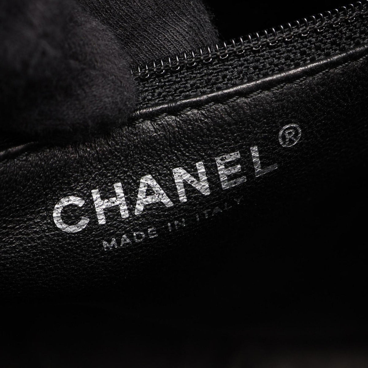 Chanel Black Leather Handbag Shoulder Bag (Pre-Owned)