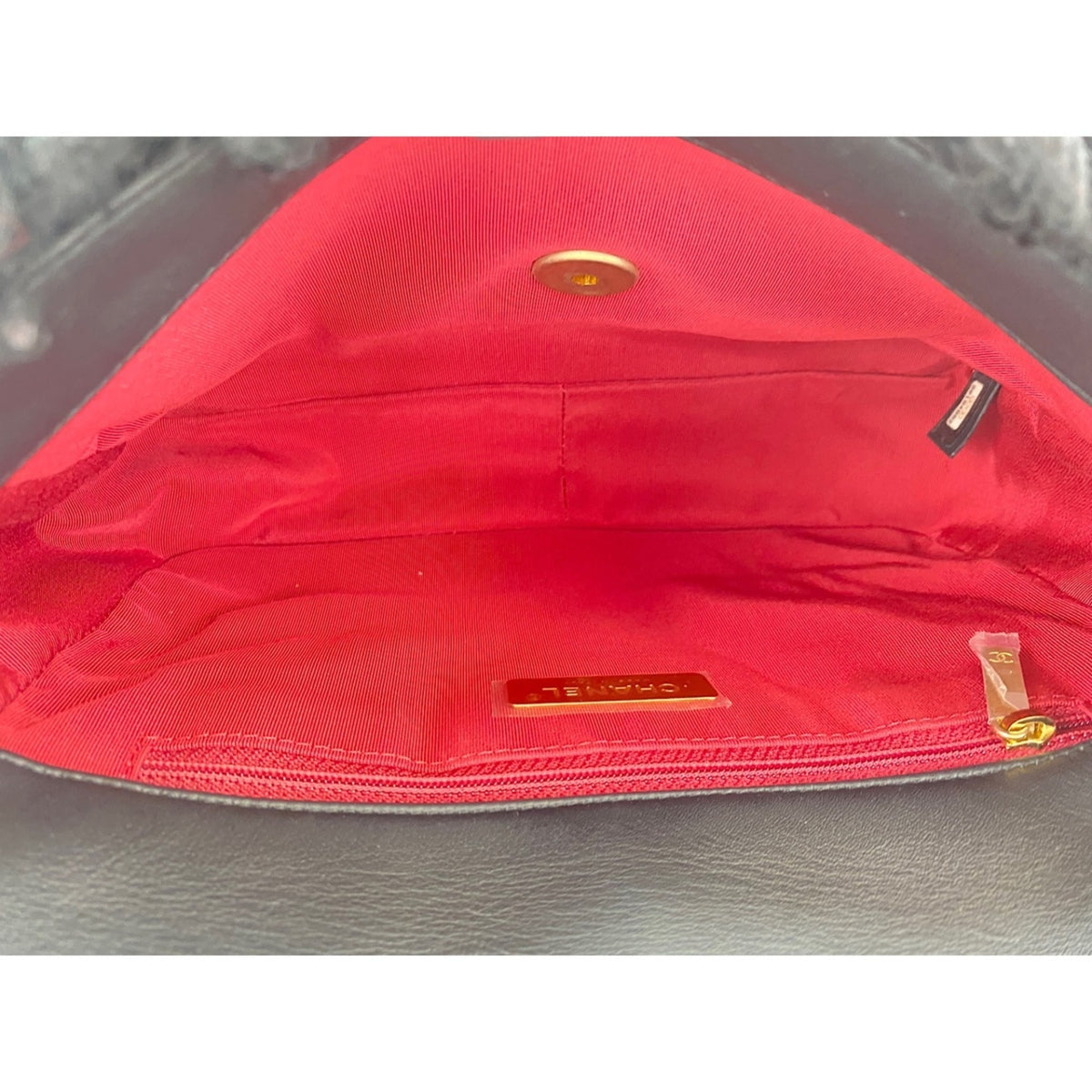 Chanel Black Shoulder Bag (Pre-Owned)