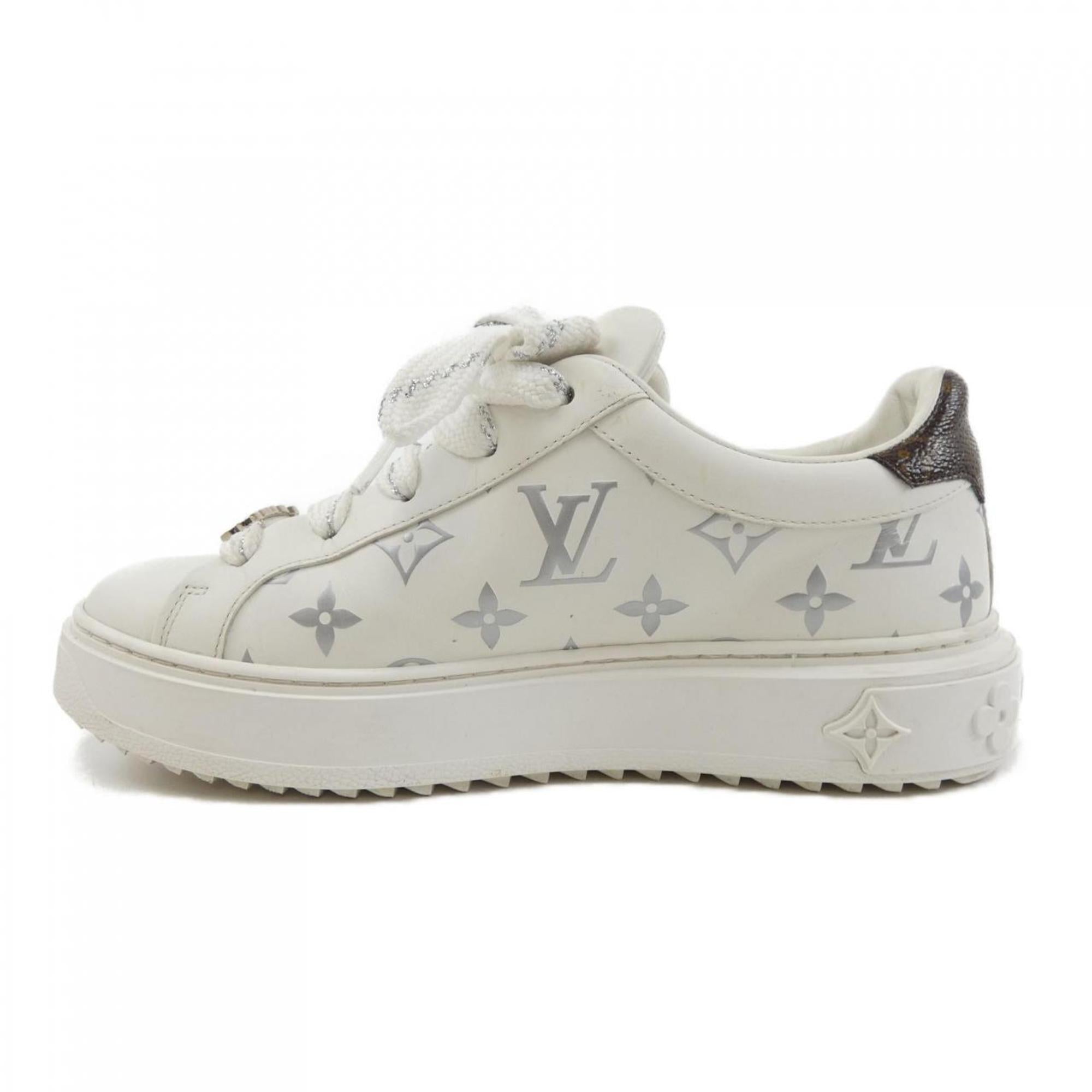 Louis Vuitton White Sneakers (Pre-Owned)
