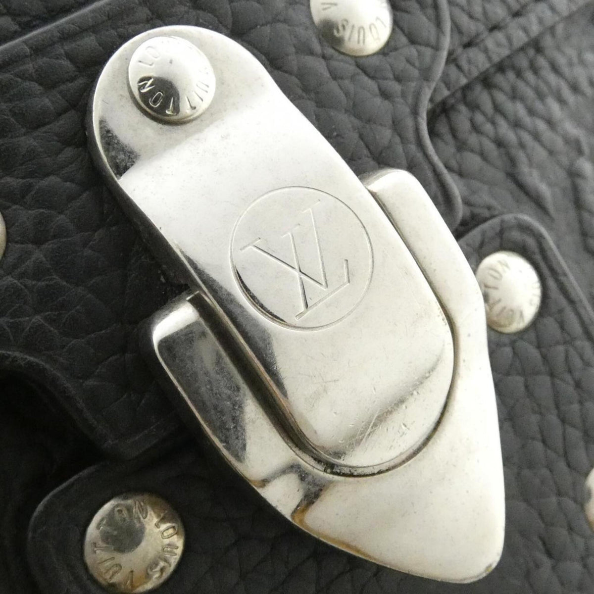 Louis Vuitton Black Leather Handbag (Pre-Owned)