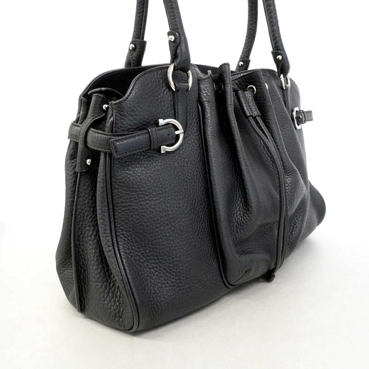 Salvatore Ferragamo Black Leather Handbag (Pre-Owned)
