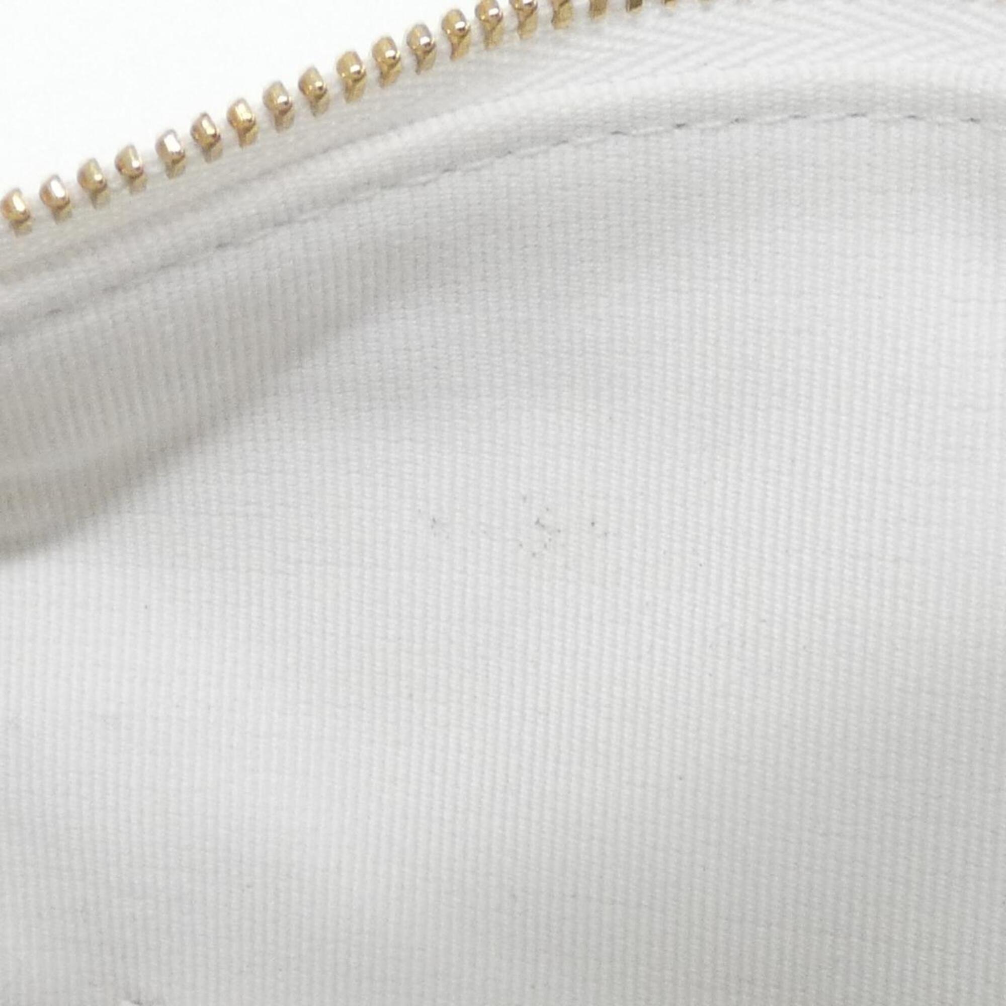 Chanel White Grained Calfskin Handbag (Pre-Owned)