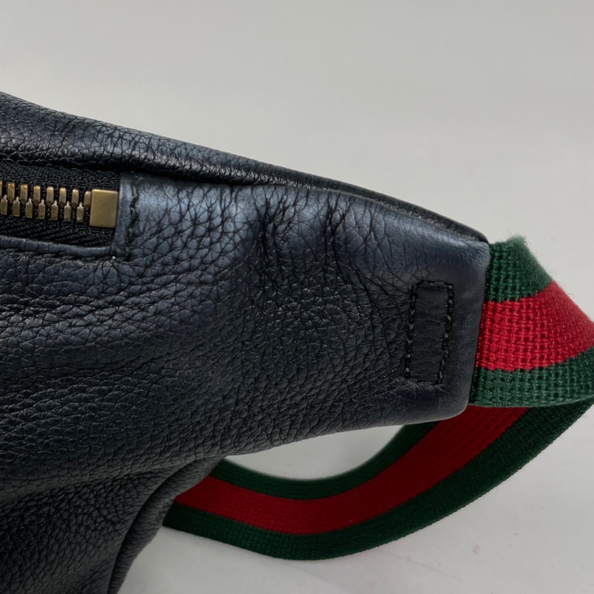 Gucci Black Leather Fanny Pack (Pre-Owned)