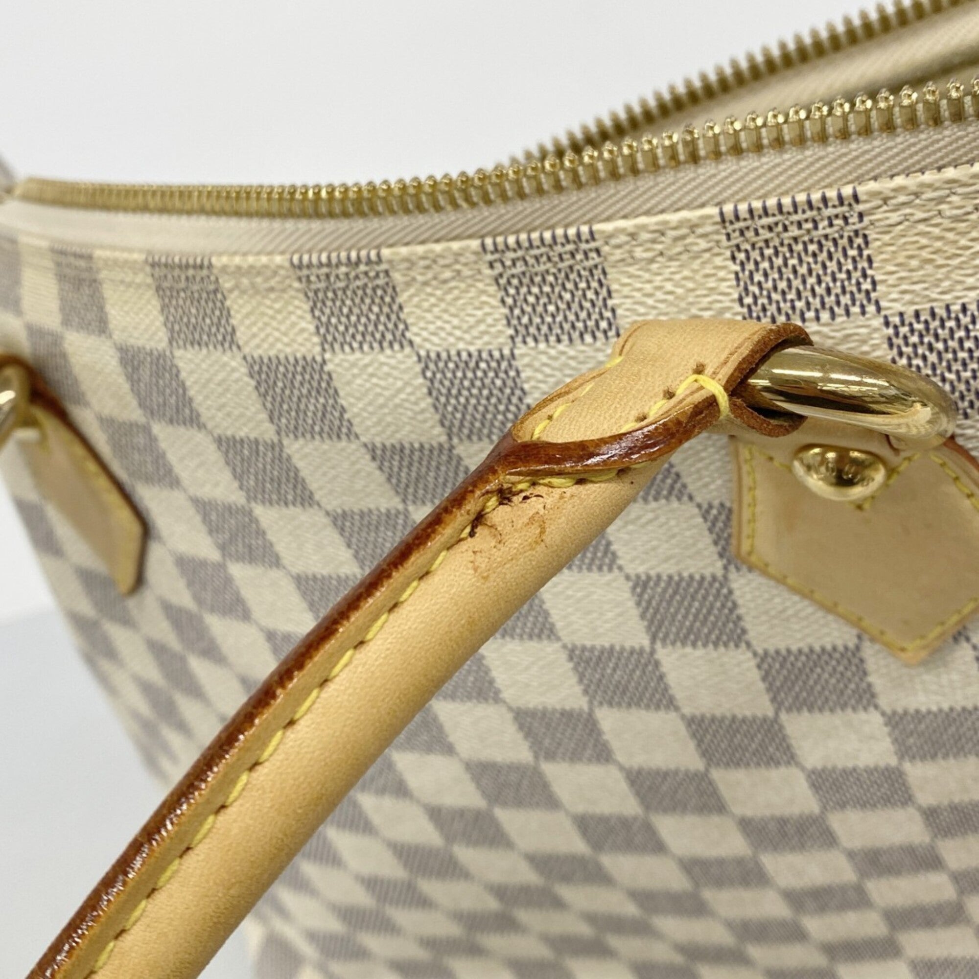 Louis Vuitton White Tote Bag (Pre-Owned)