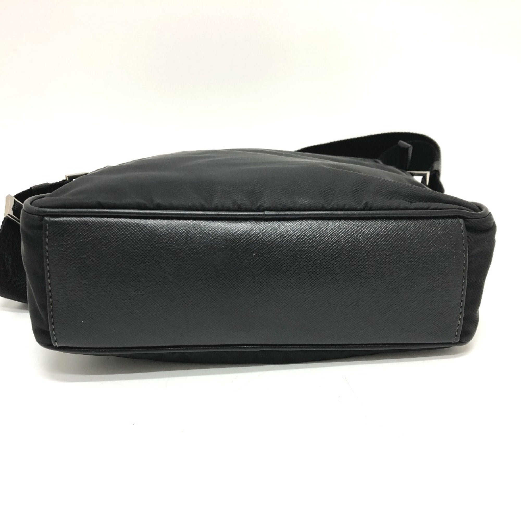 Prada Black Cloth Shoulder Bag (Pre-Owned)