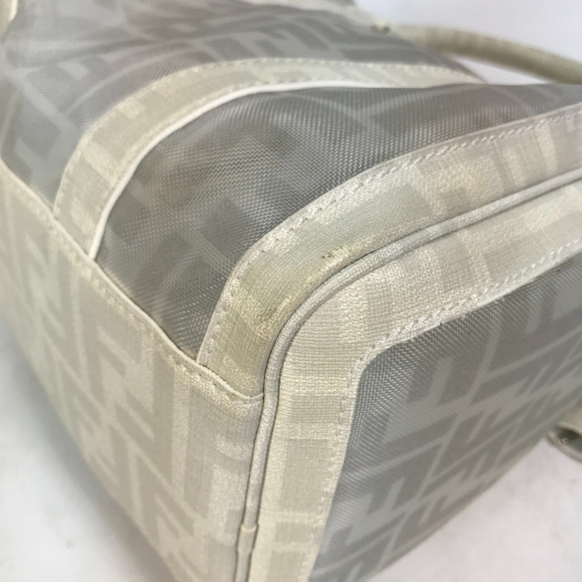 Fendi White Leather Boston Bag (Pre-Owned)