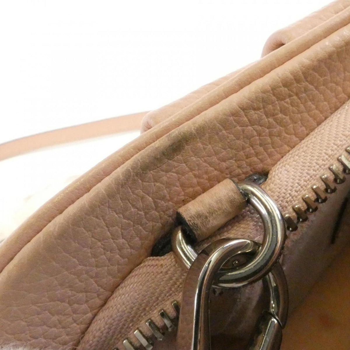 Louis Vuitton Magnolia Leather Shoulder Bag (Pre-Owned)