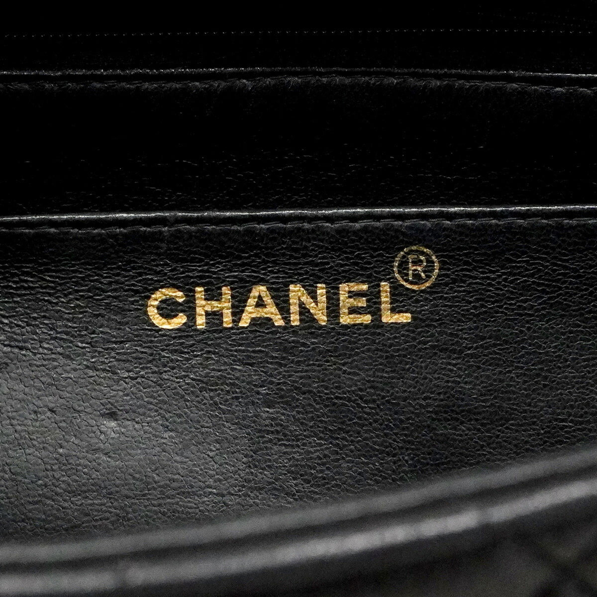 Chanel Black Leather Shoulder Bag (Pre-Owned)