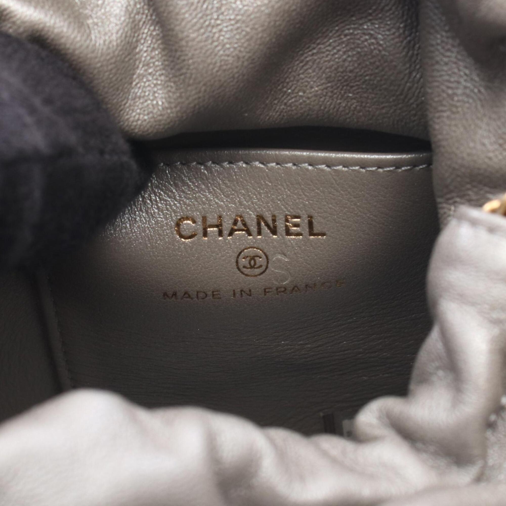 Chanel Silver Leather Handbag Shoulder Bag (Pre-Owned)