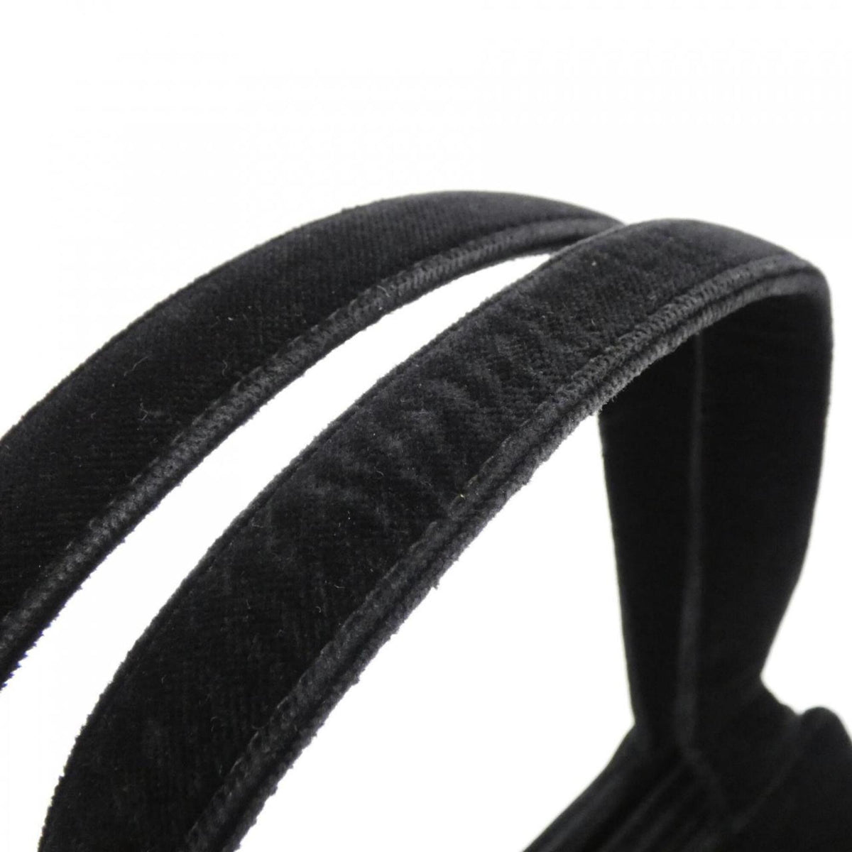 Chanel Black Handbag (Pre-Owned)
